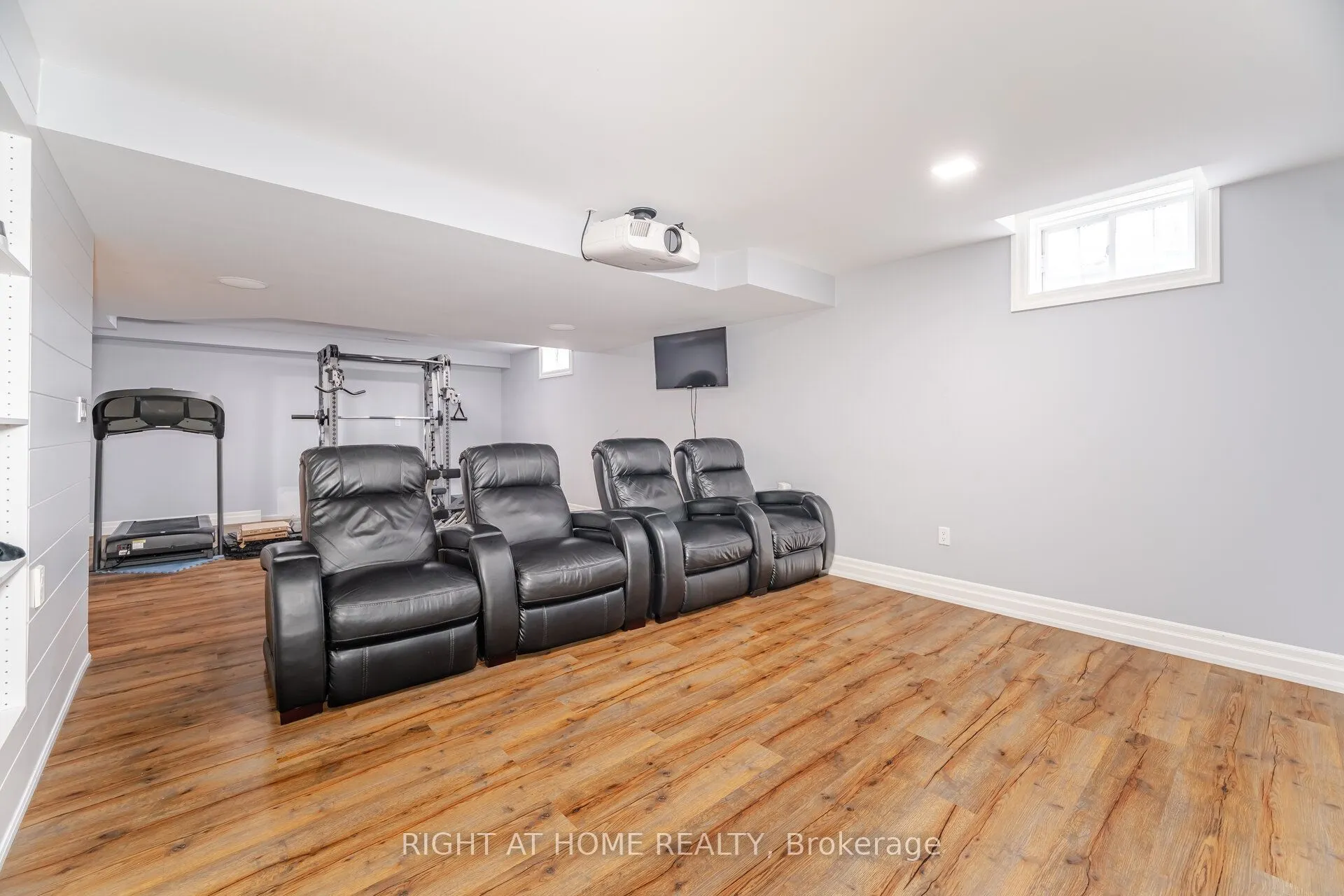 204 Lormel Gate