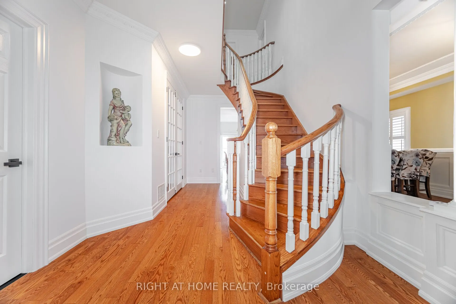 204 Lormel Gate