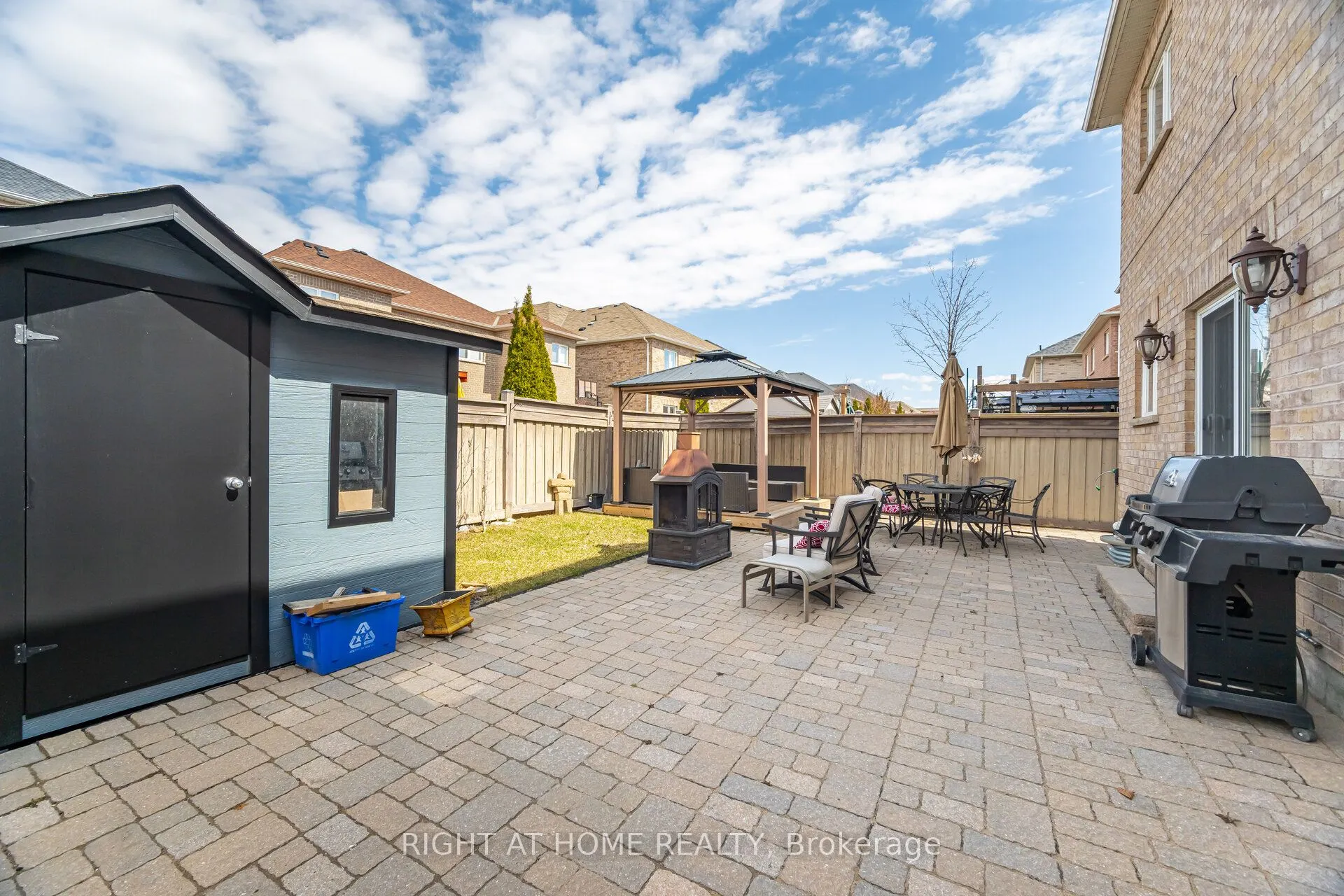 204 Lormel Gate
