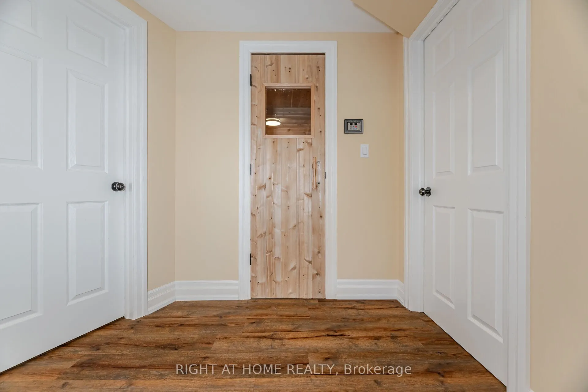 204 Lormel Gate