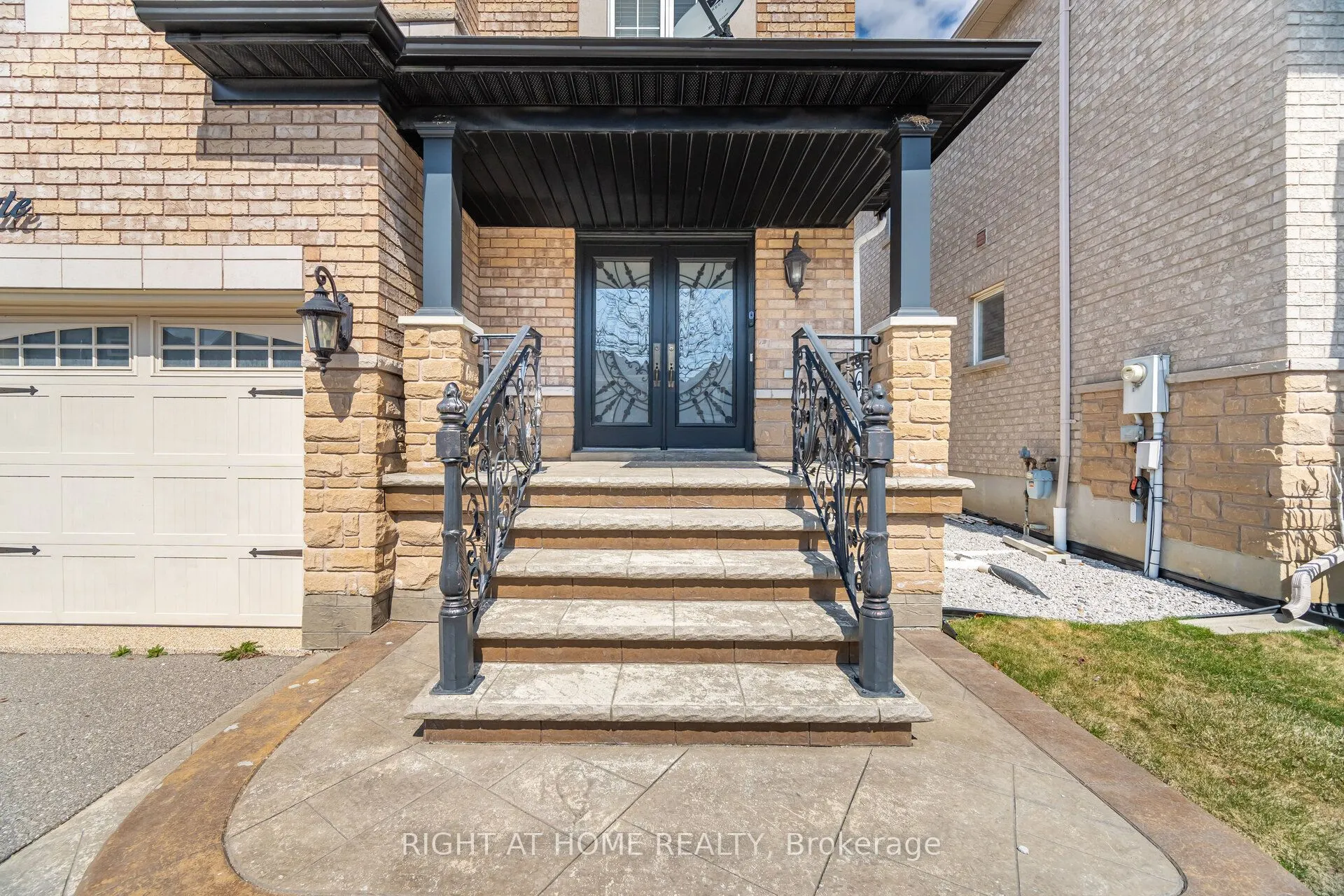 204 Lormel Gate