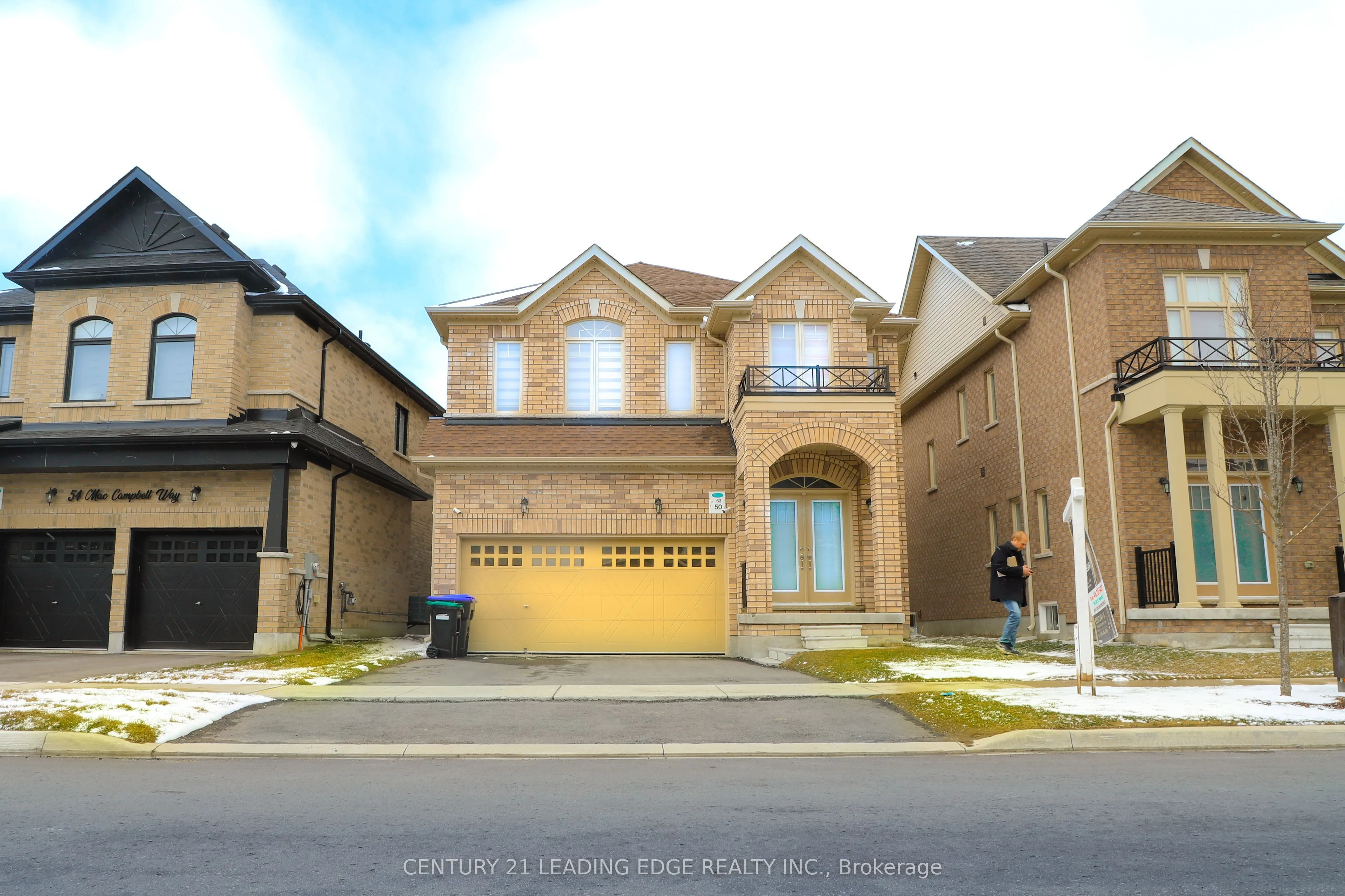 50 Mac Campbell Way S
