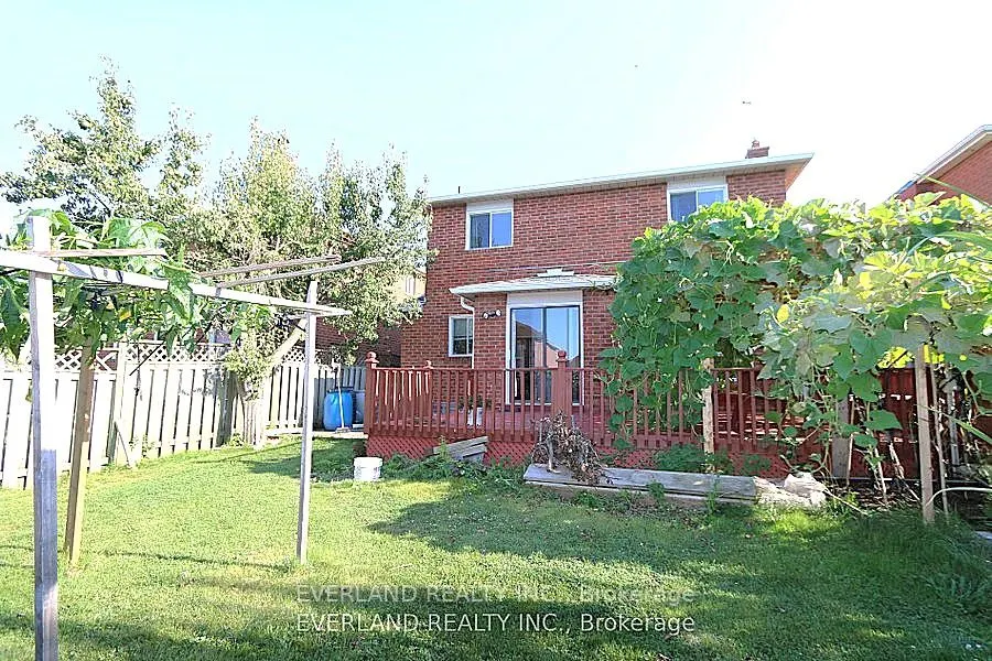 87 Kyla Crescent