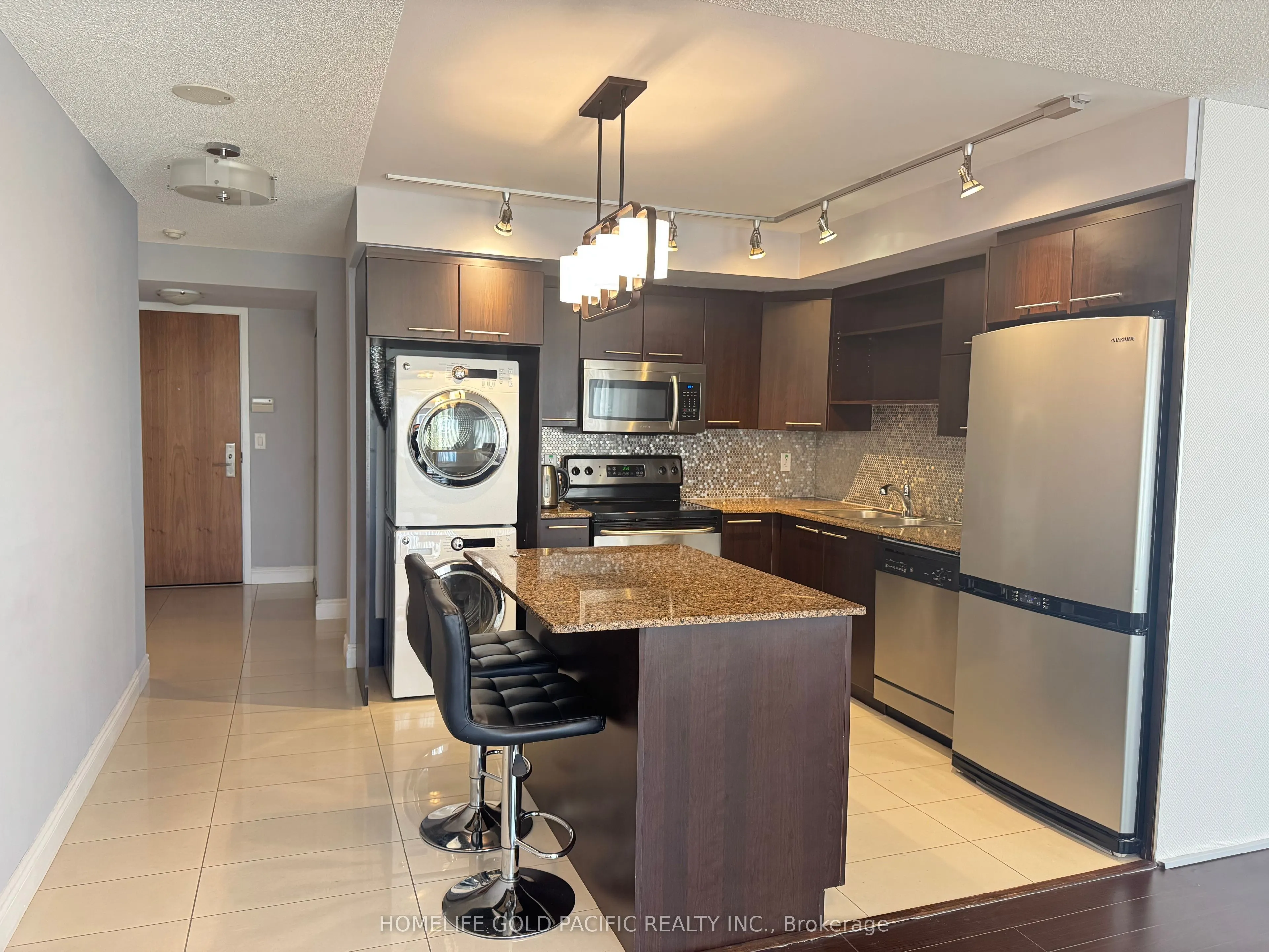37 Galleria Parkway, #207