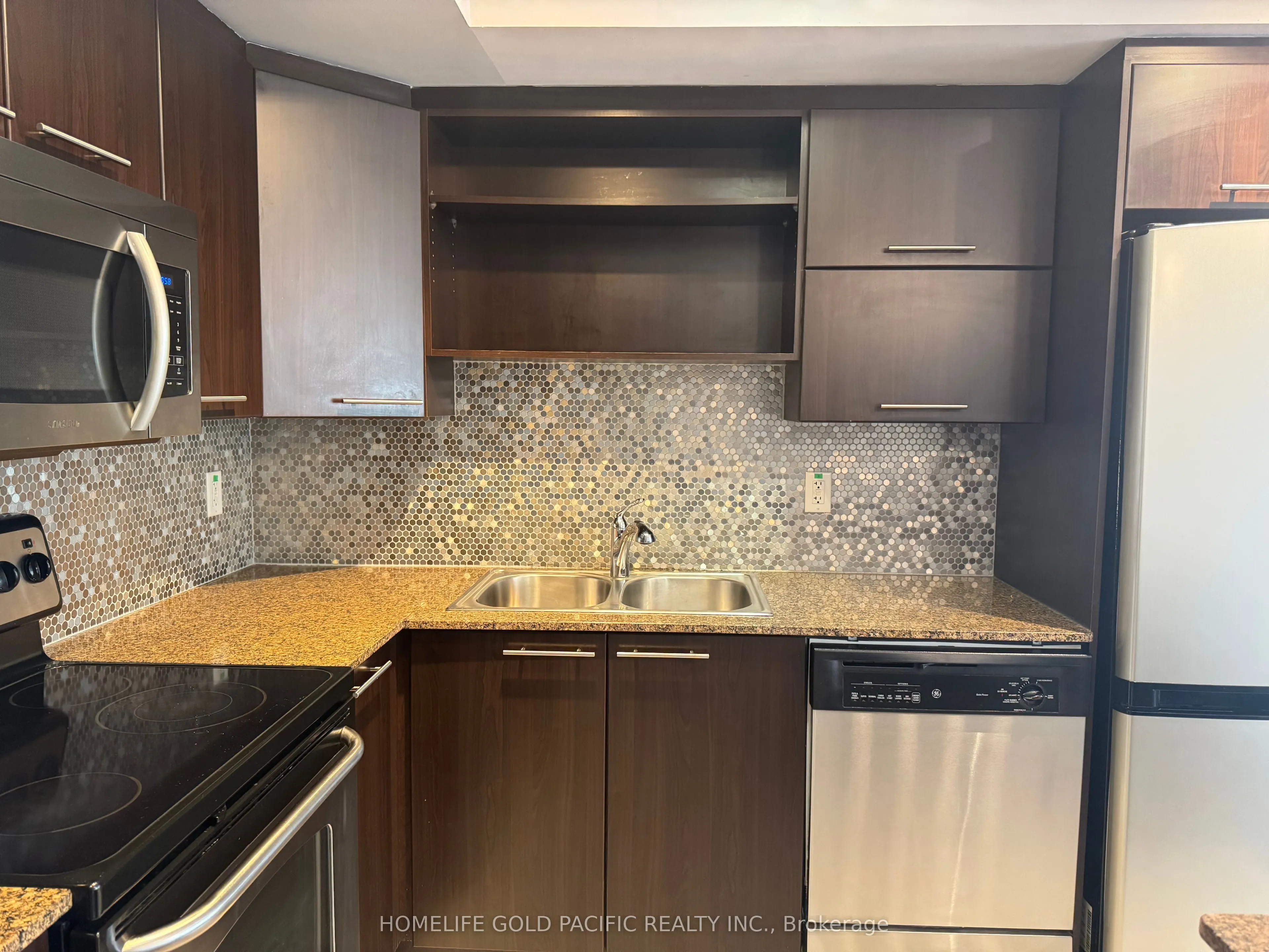 37 Galleria Parkway, #207