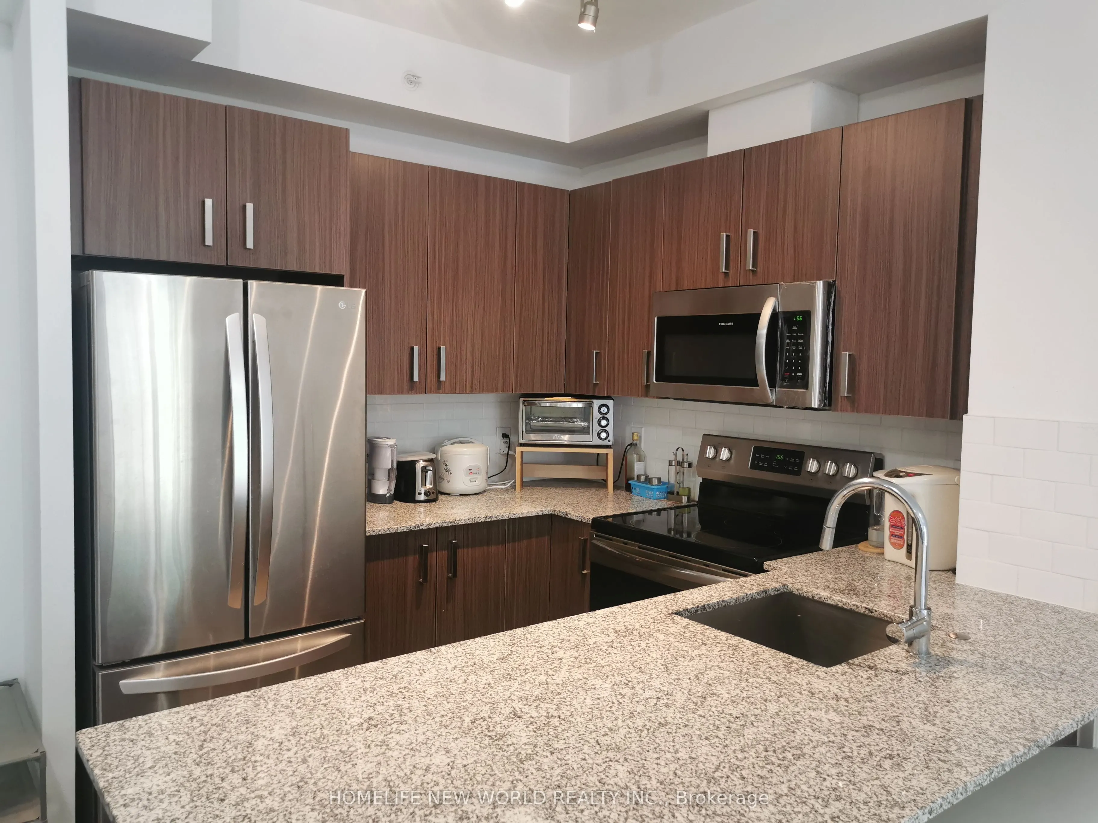 11611 Yonge St Street, #232