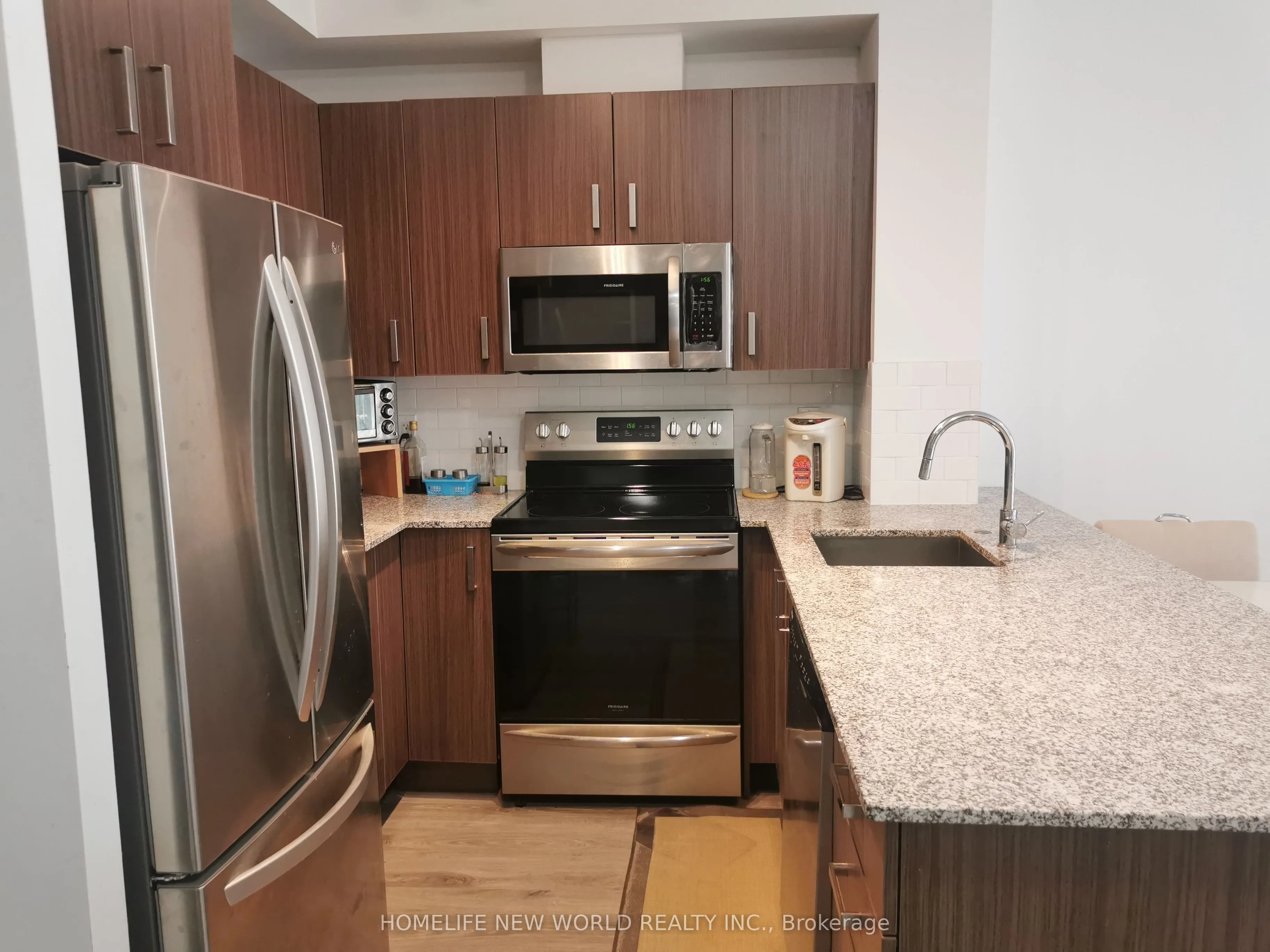 11611 Yonge St Street, #232