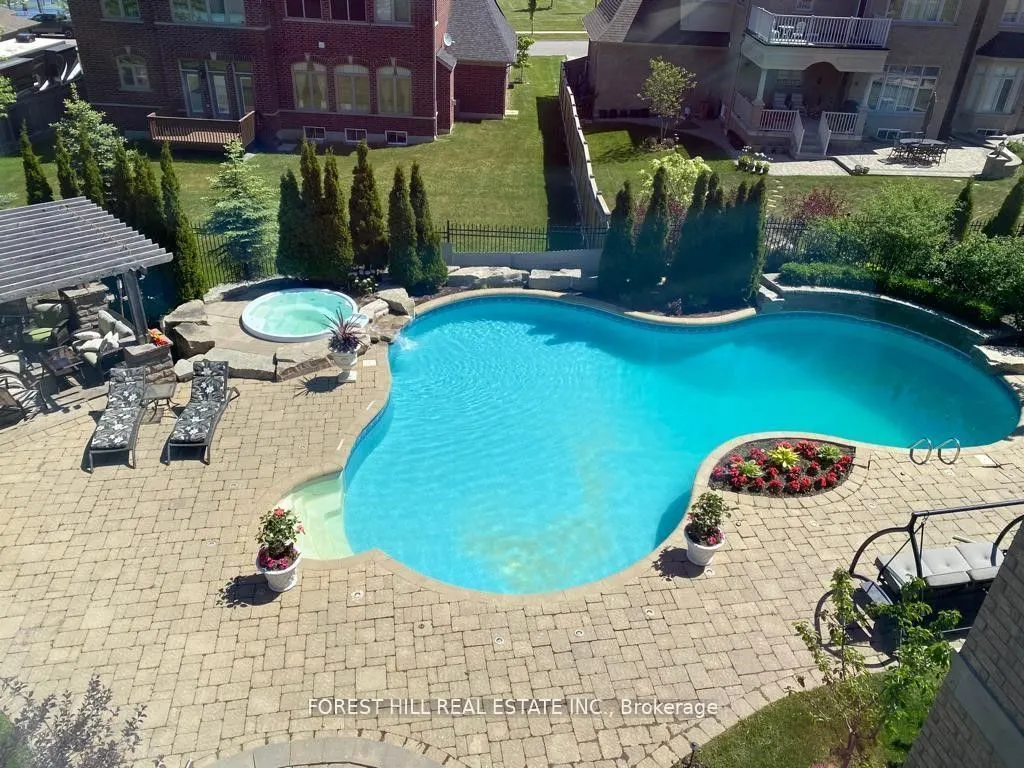 22 Longthrope Court