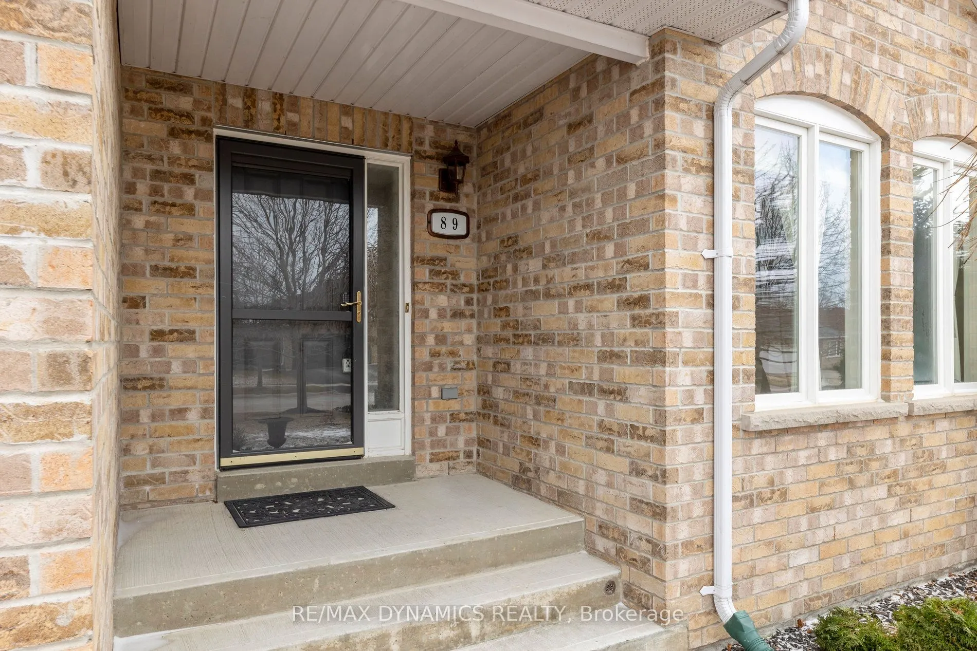 89 Maplewood Avenue