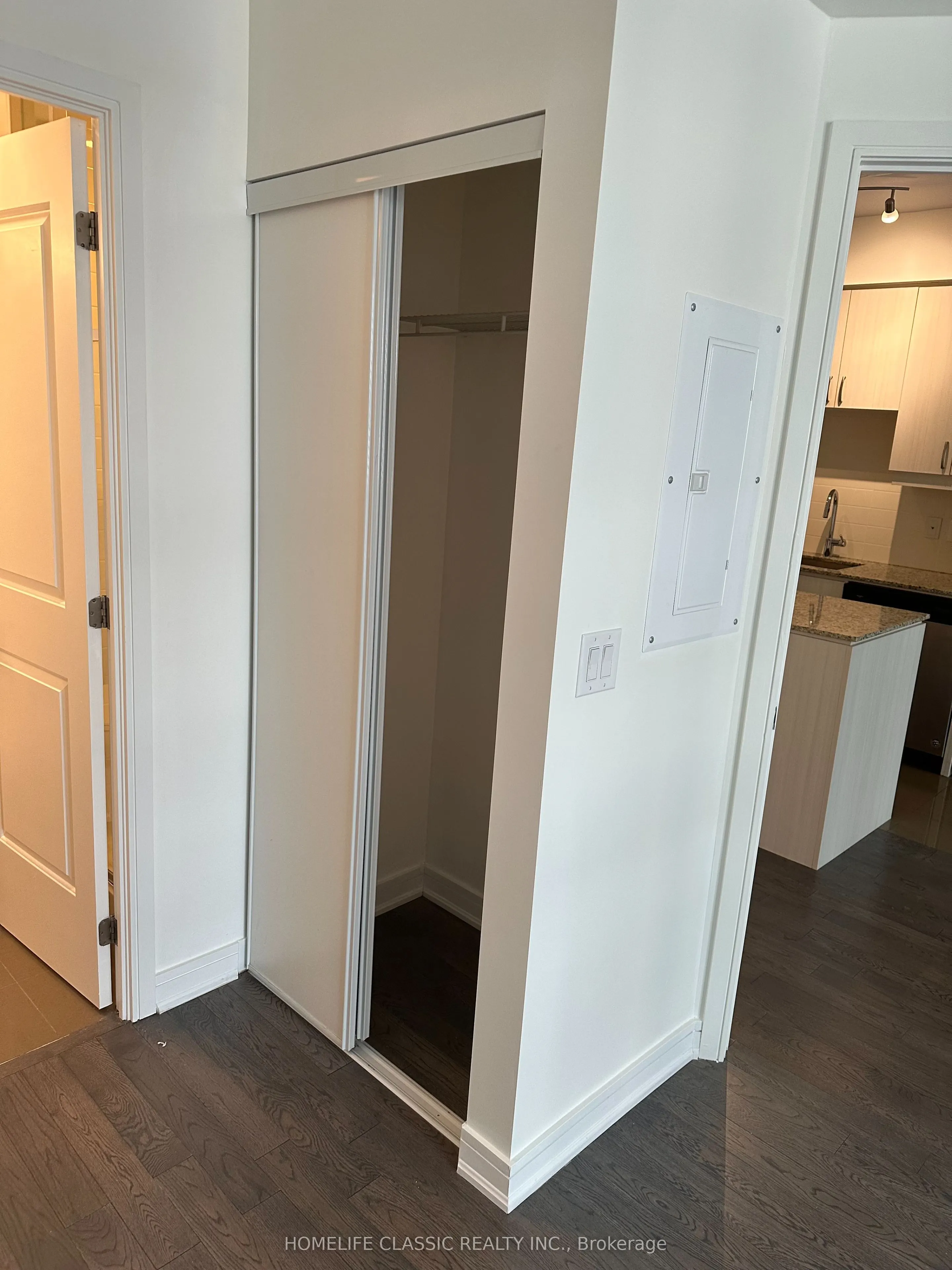 9191 Yonge Street, #613
