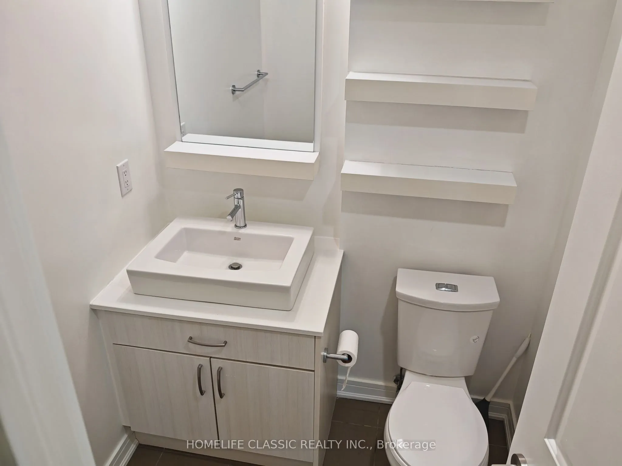 9191 Yonge Street, #613