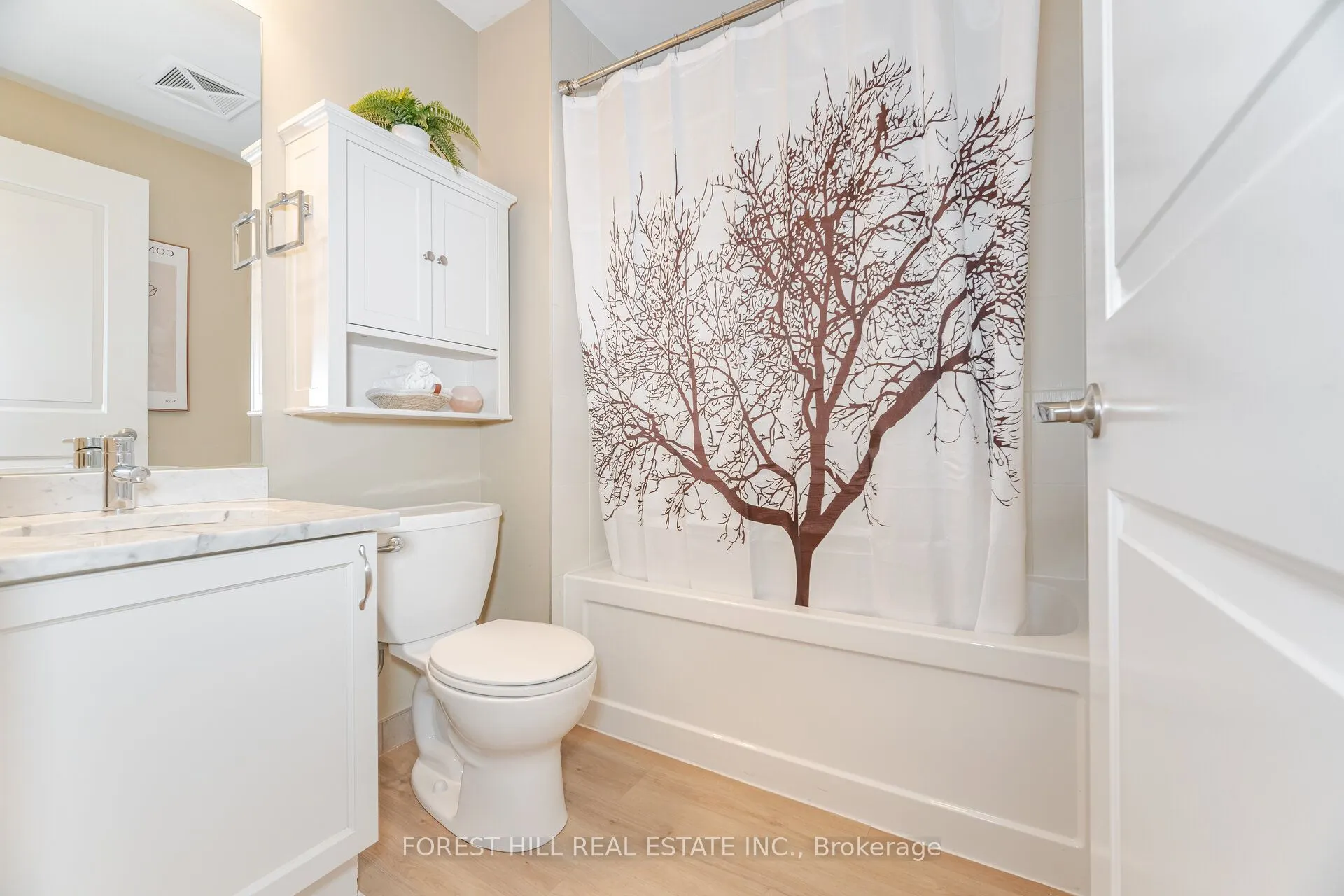 2396 Major Mackenzie Drive W, #220