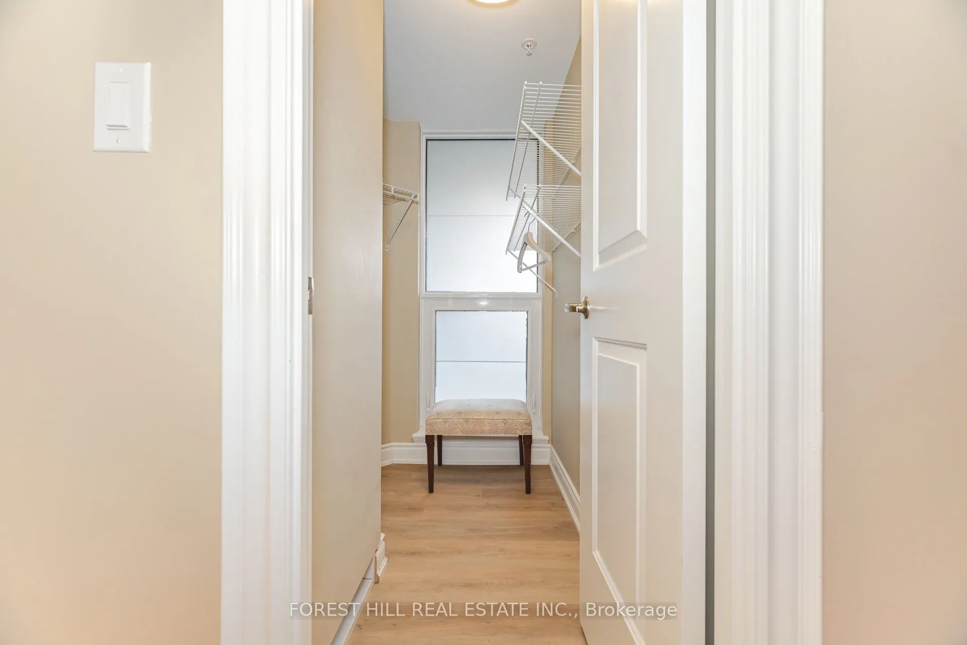 2396 Major Mackenzie Drive W, #220