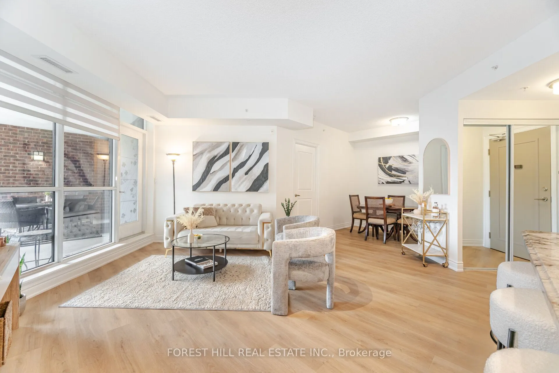2396 Major Mackenzie Drive W, #220