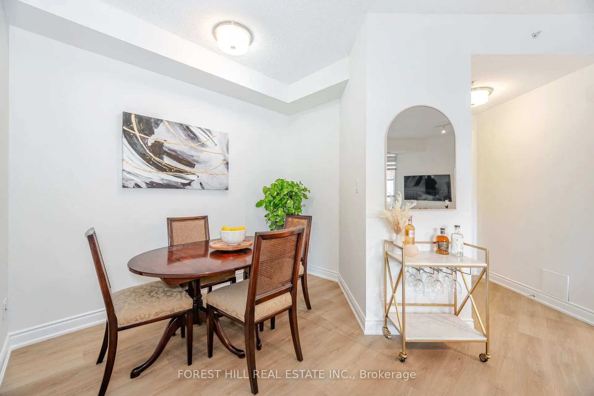 2396 Major Mackenzie Drive W, #220