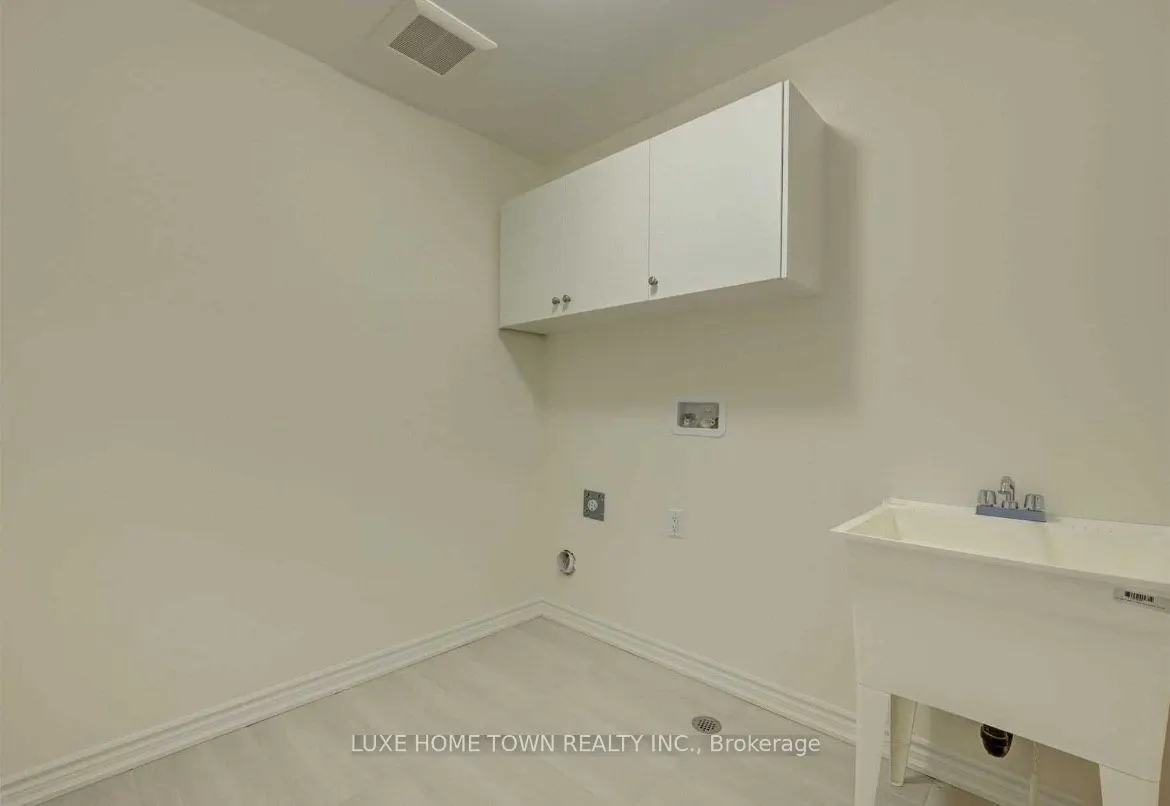 2227 Grainger Loop
