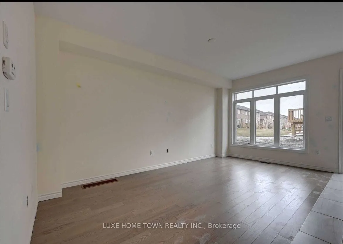 2227 Grainger Loop