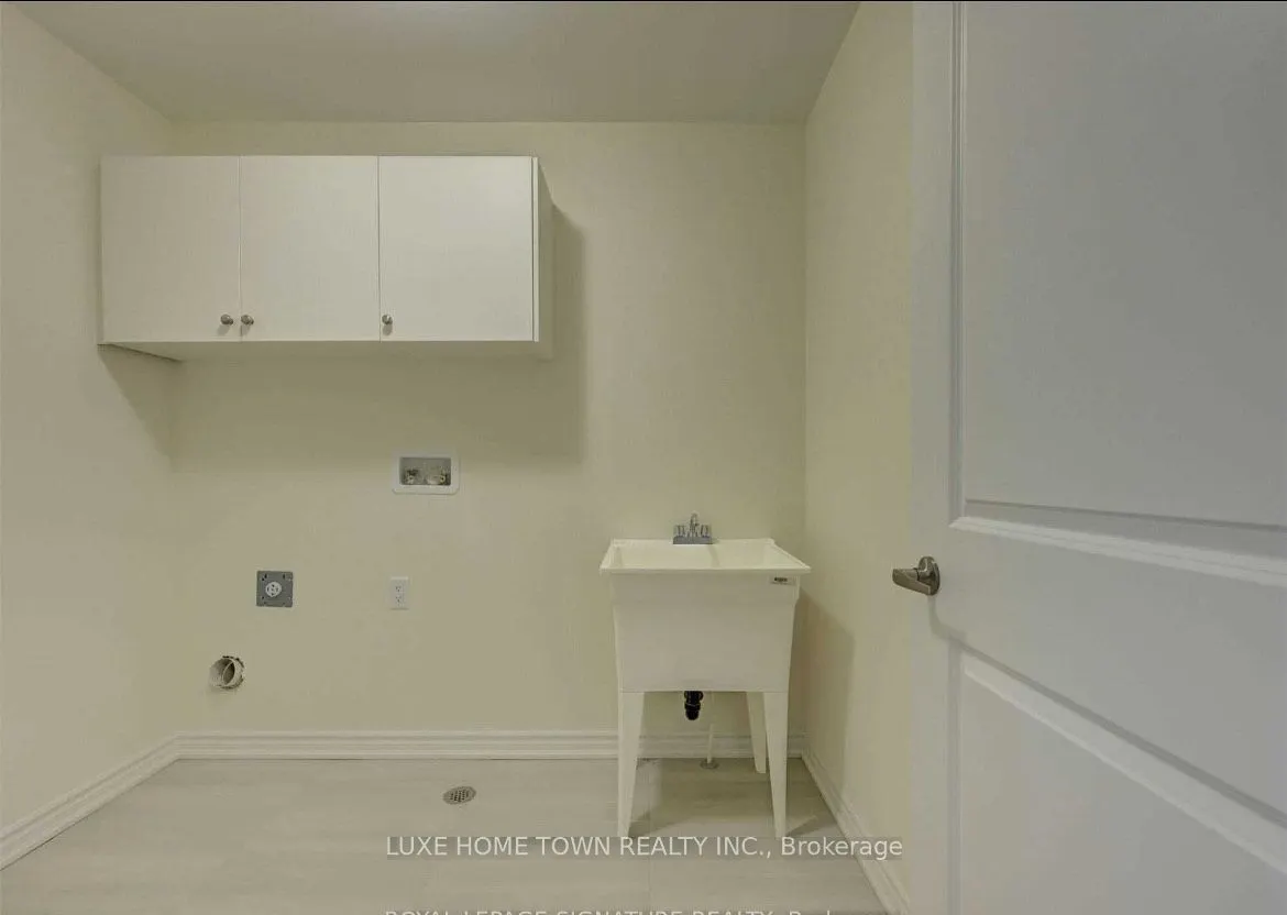2227 Grainger Loop