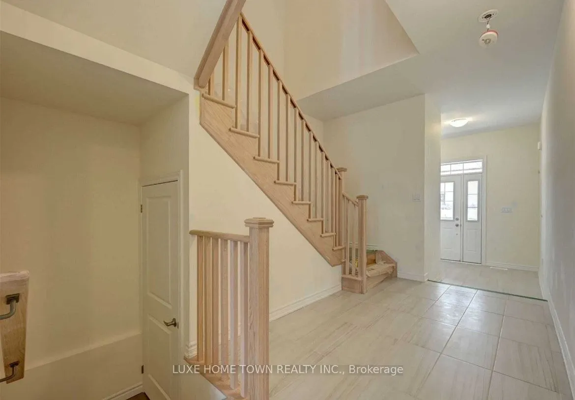 2227 Grainger Loop