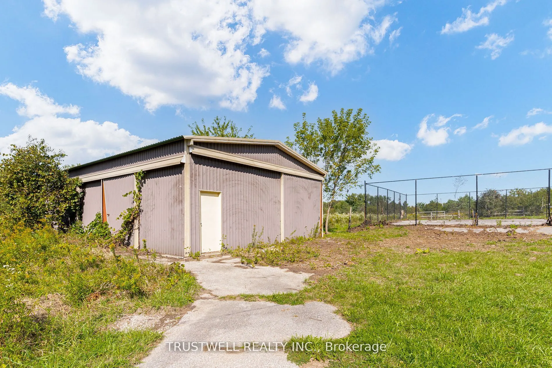3590 Major Mackenzie Drive E