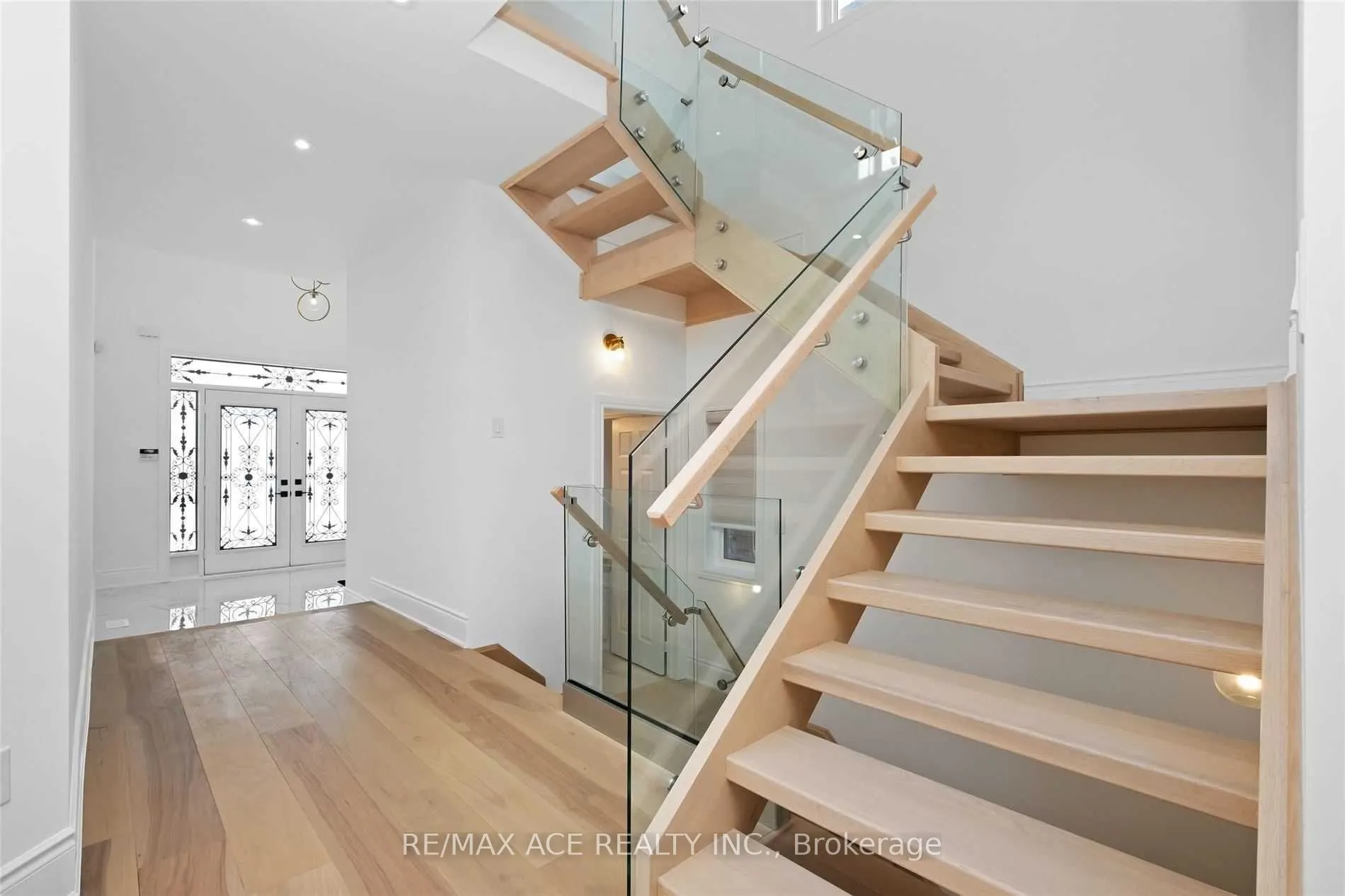 162 Bathurst Glen Drive