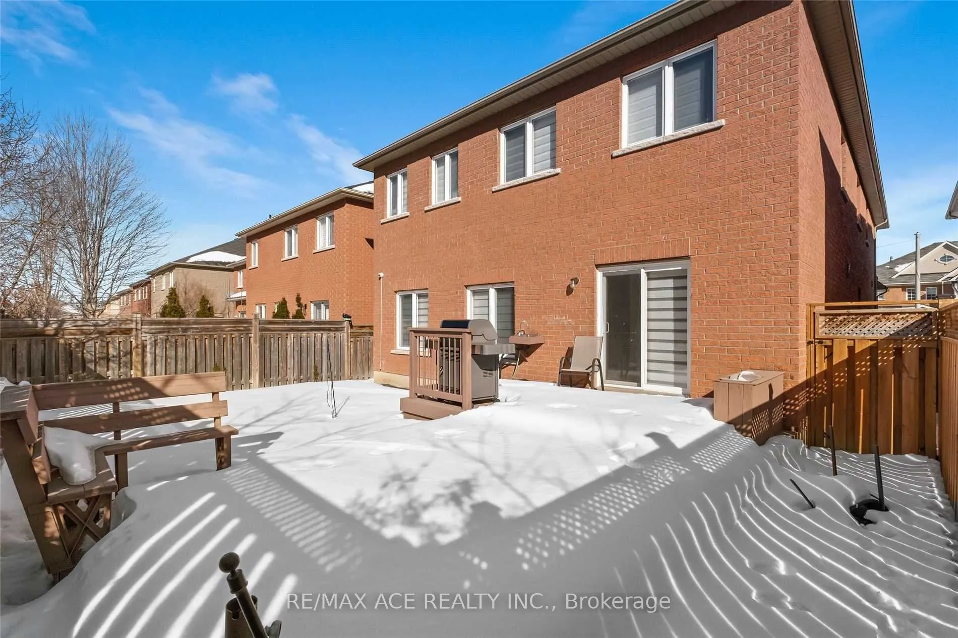 162 Bathurst Glen Drive