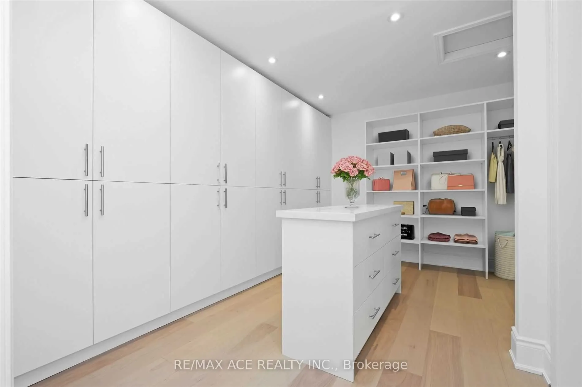 162 Bathurst Glen Drive