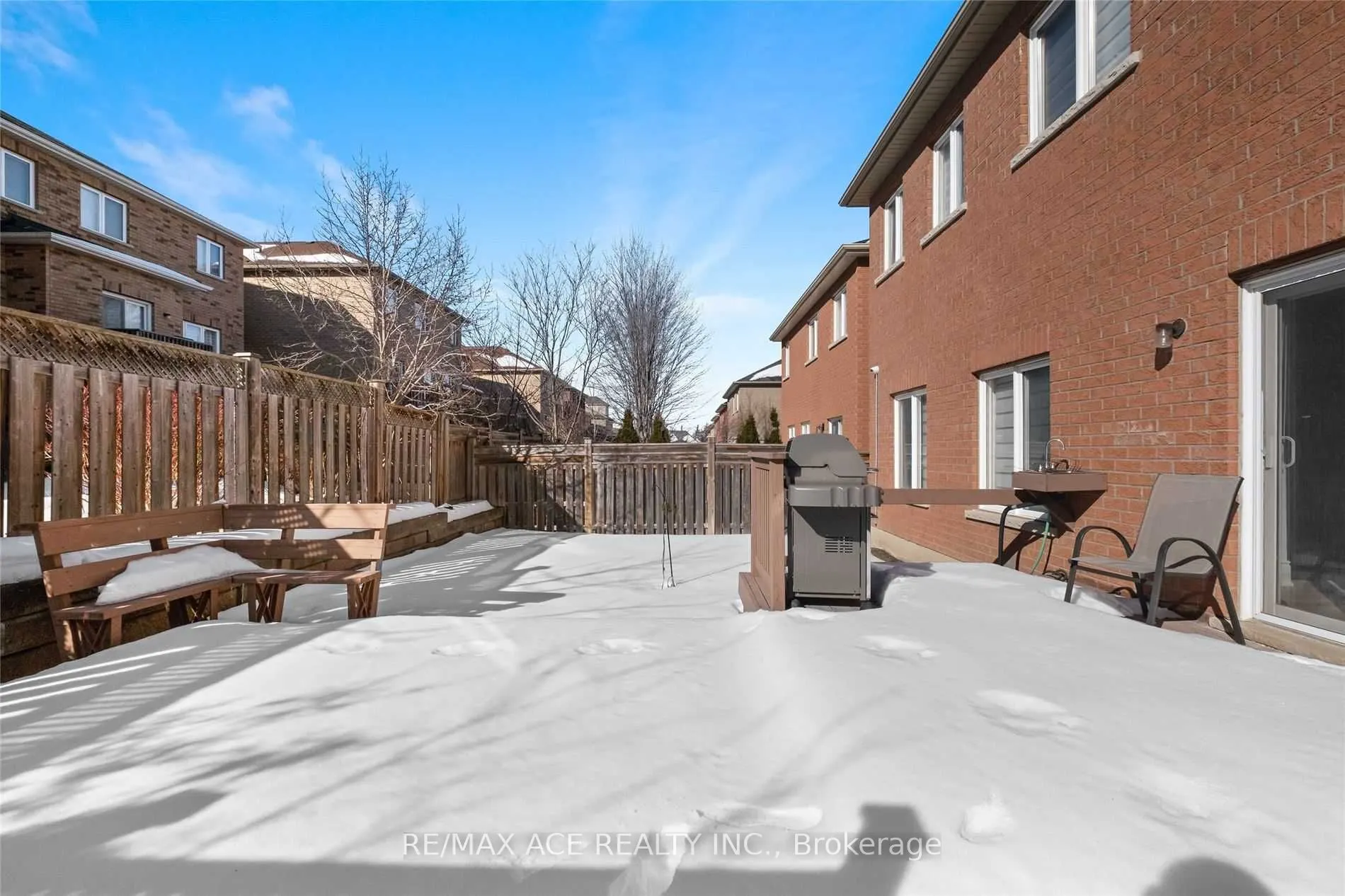 162 Bathurst Glen Drive