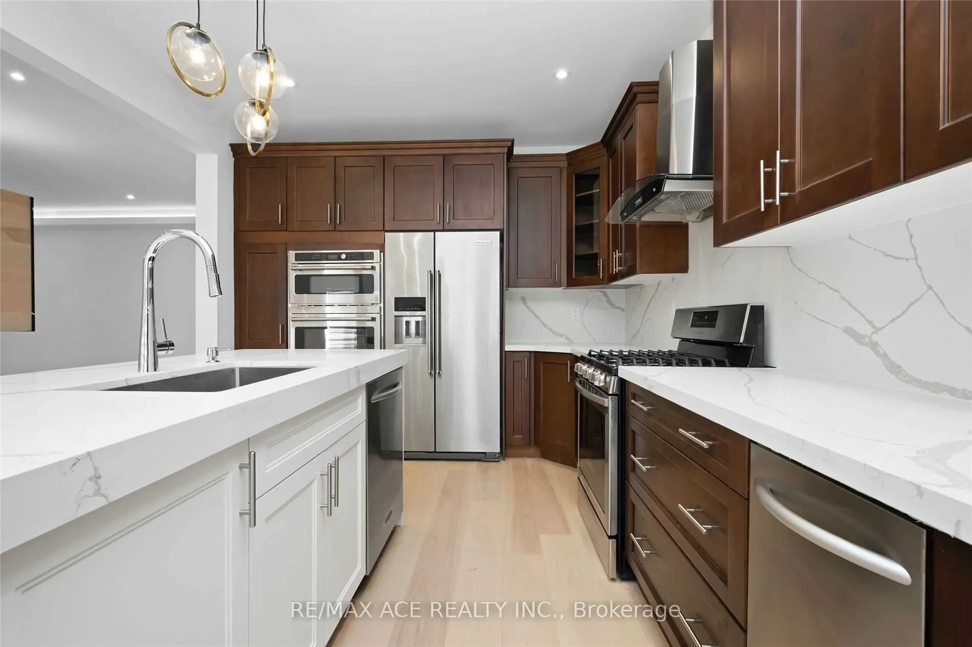 162 Bathurst Glen Drive