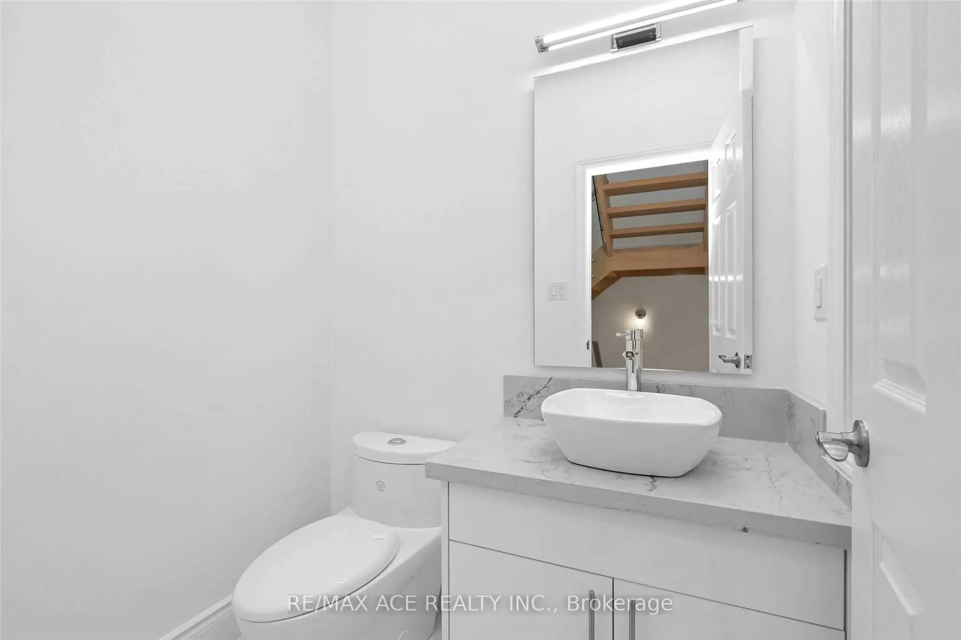 162 Bathurst Glen Drive