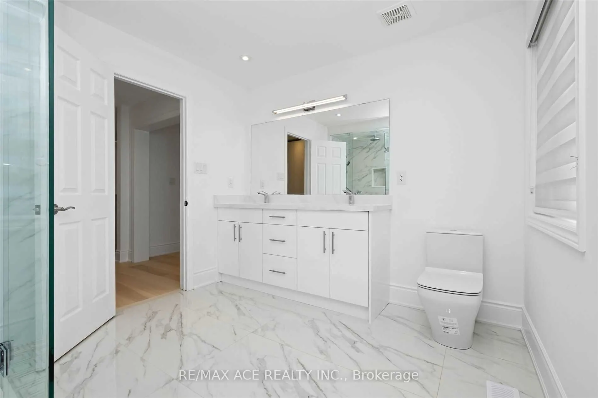 162 Bathurst Glen Drive