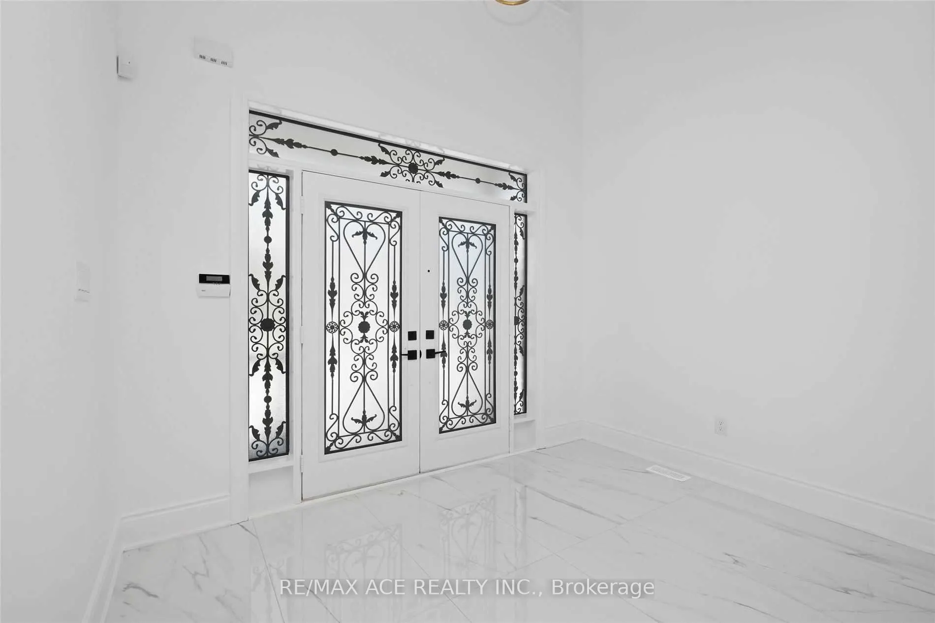 162 Bathurst Glen Drive