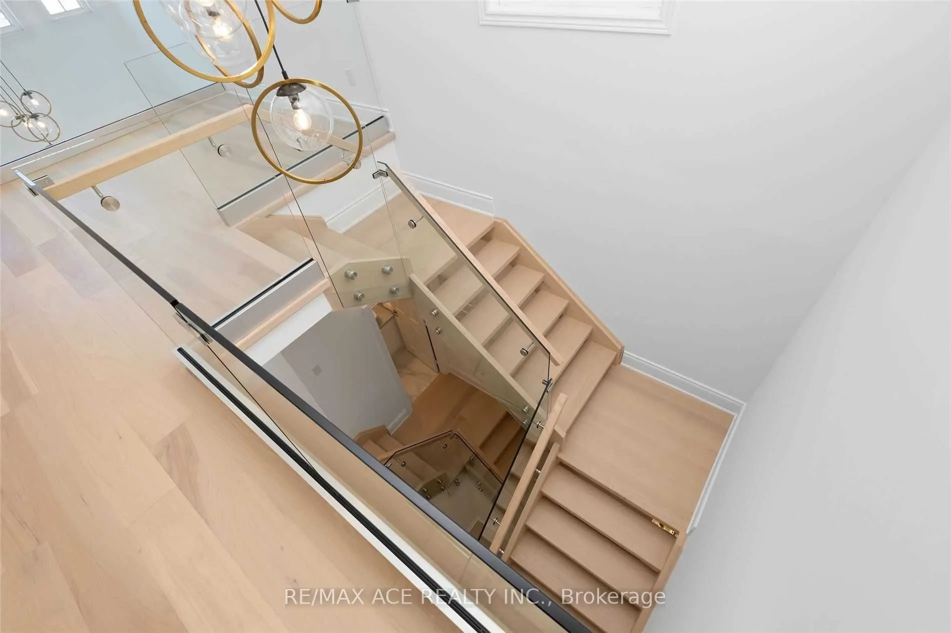 162 Bathurst Glen Drive