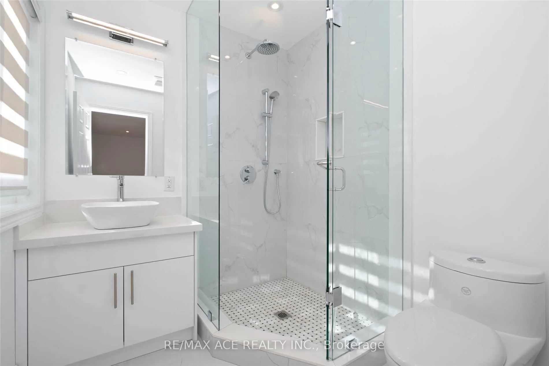 162 Bathurst Glen Drive
