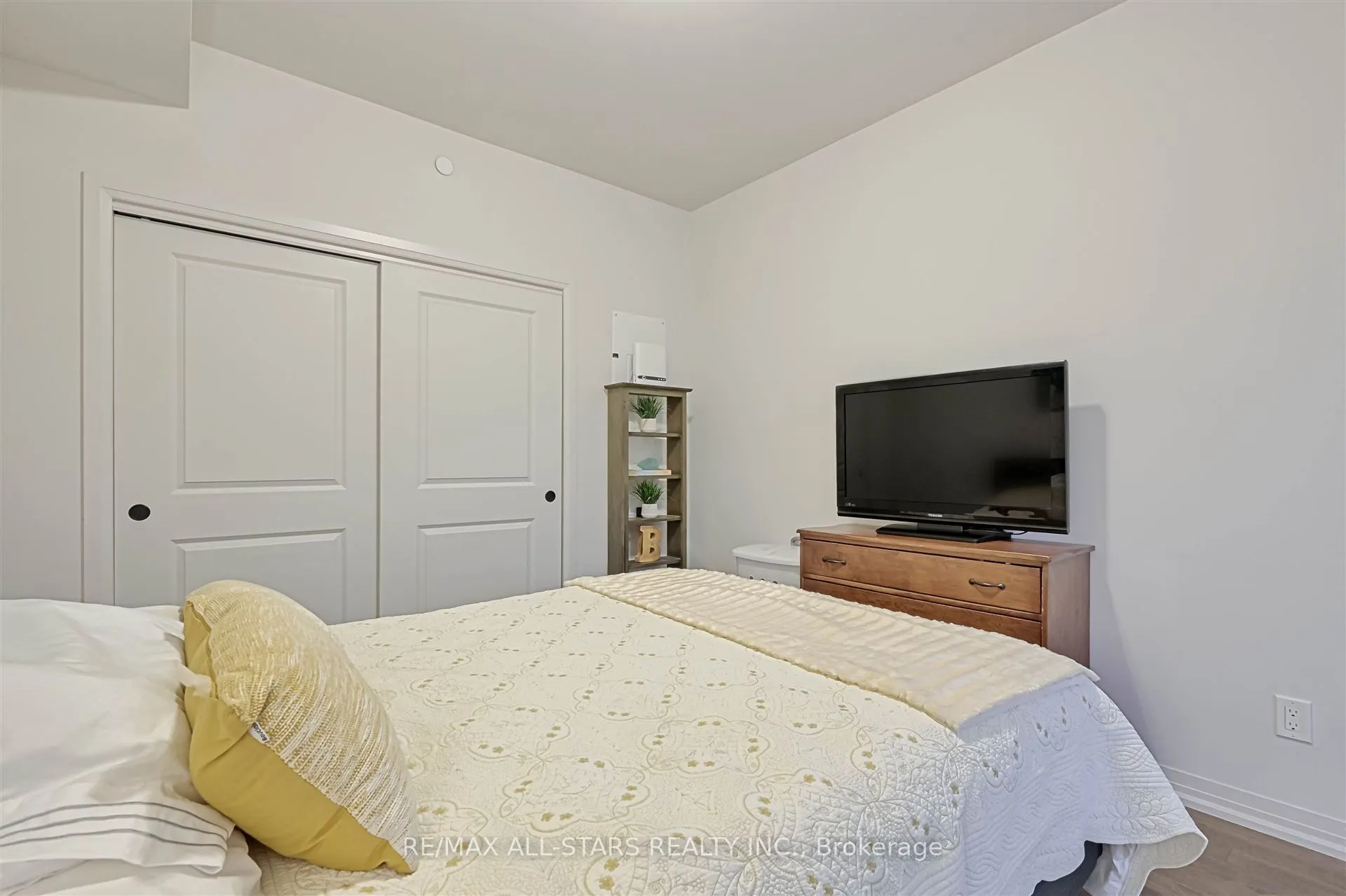 164 Cemetery Road, #301