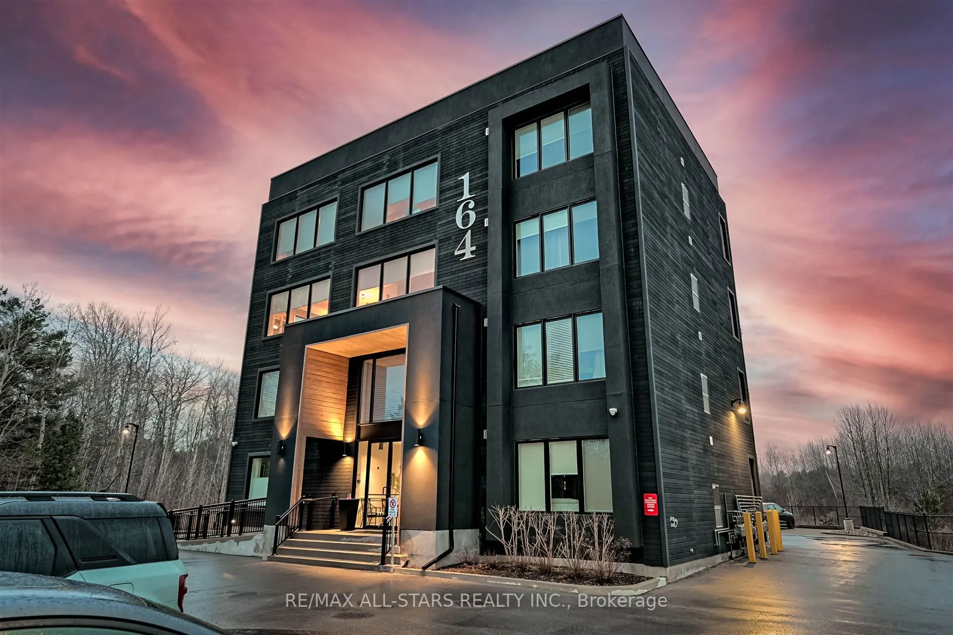 164 Cemetery Road, #301
