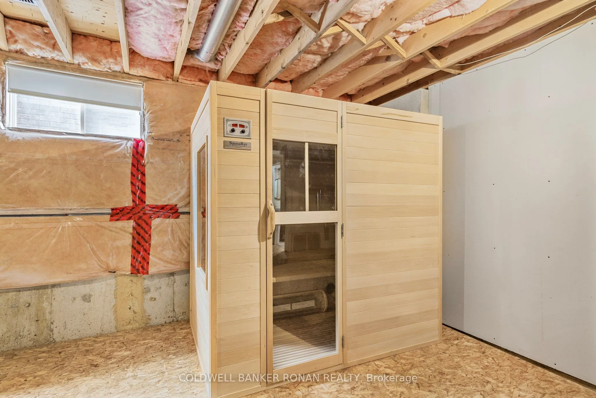 14 Albert Street E