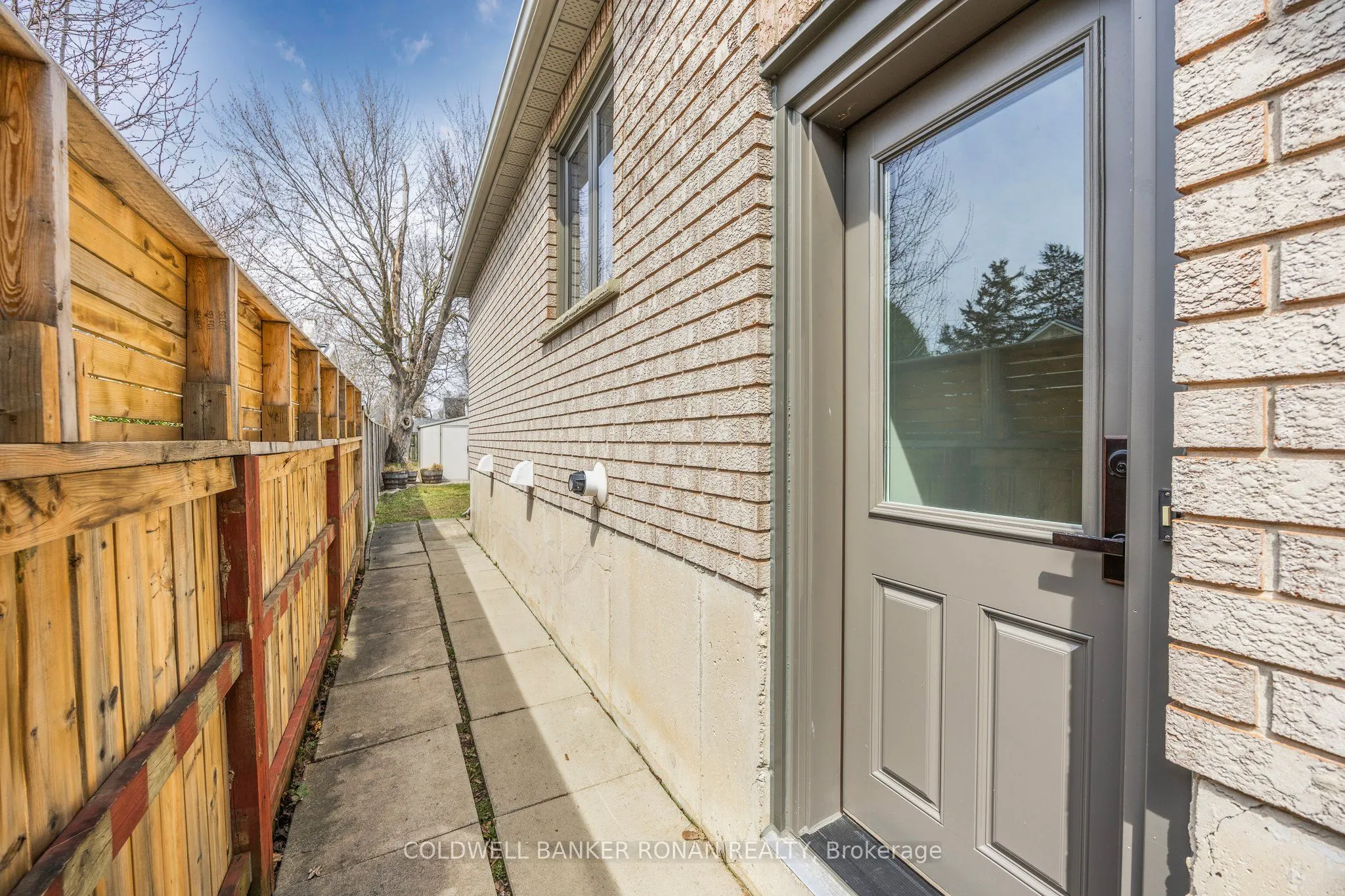14 Albert Street E