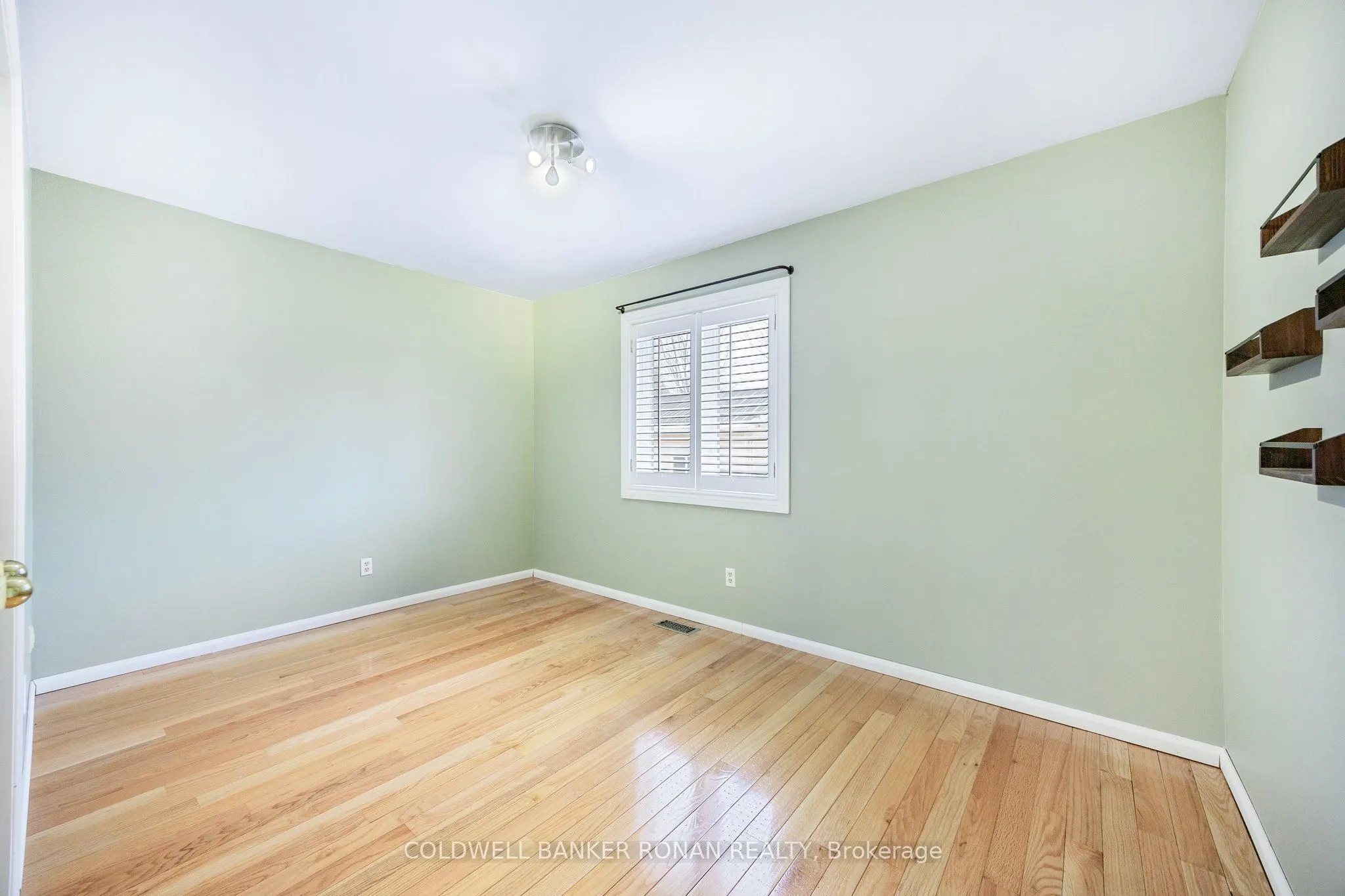 14 Albert Street E