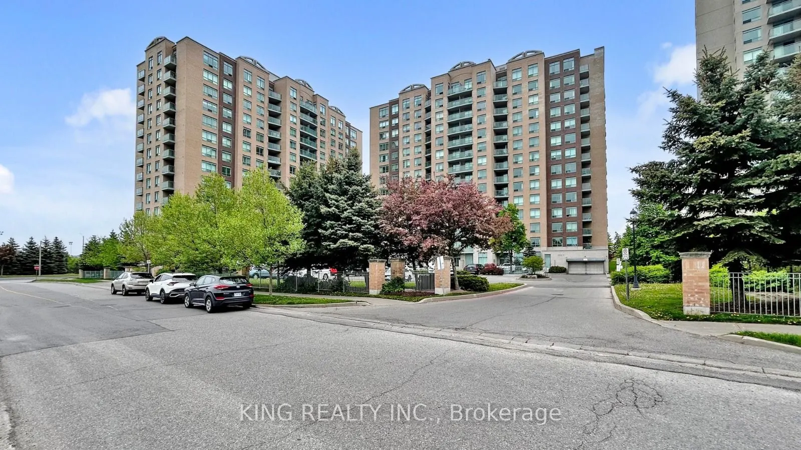 23 Oneida Crescent, #901
