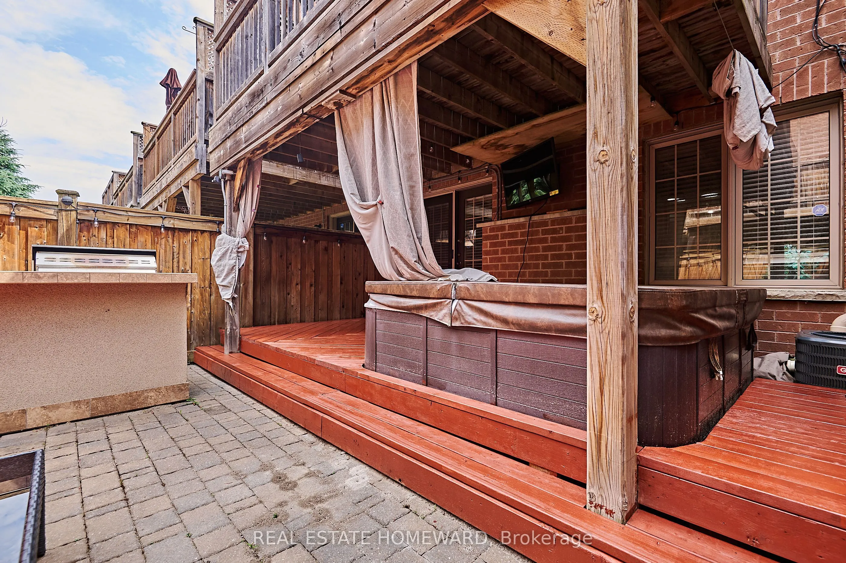 4 Isaac Devins Avenue