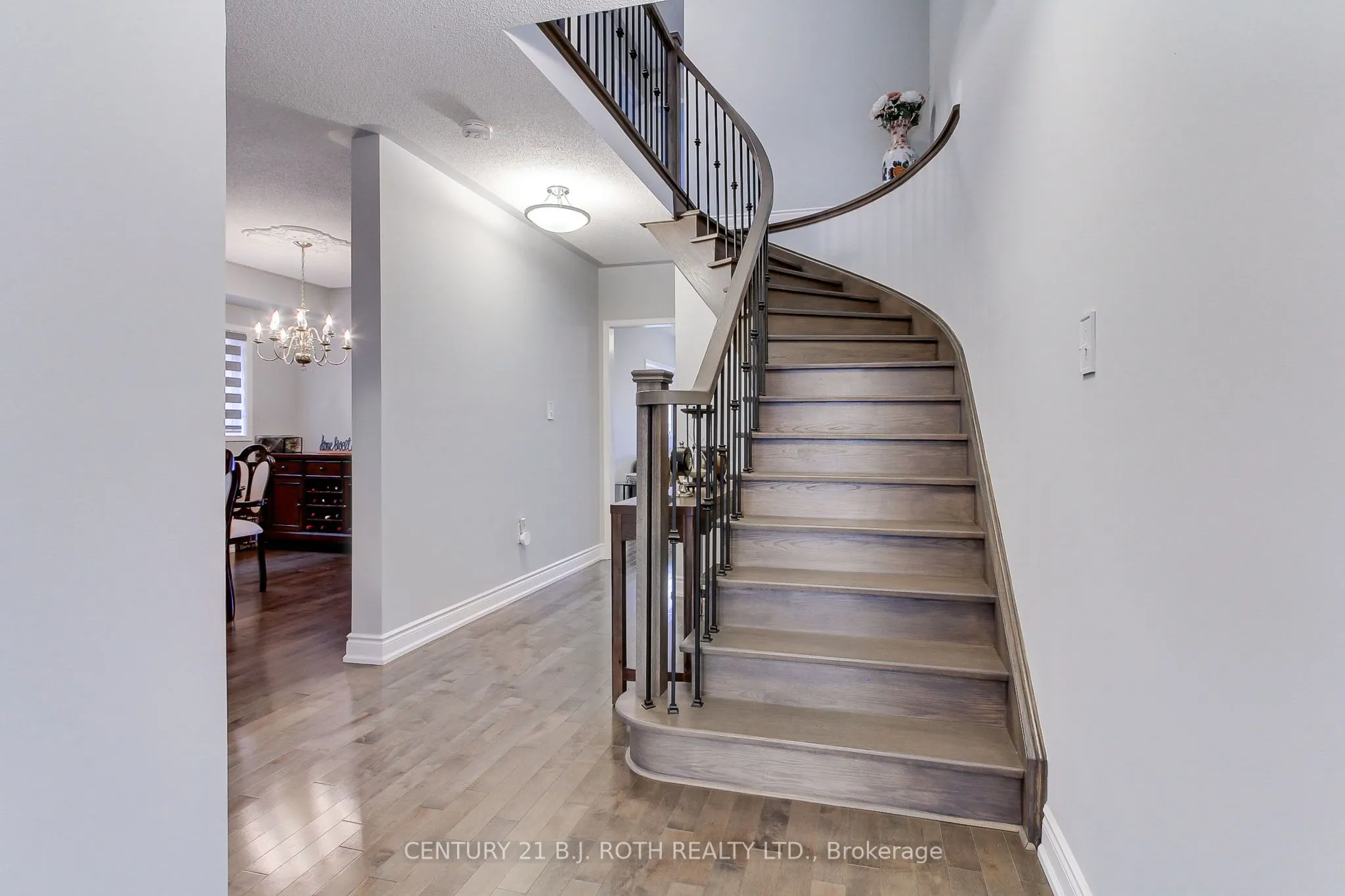 484 Menczel Crescent