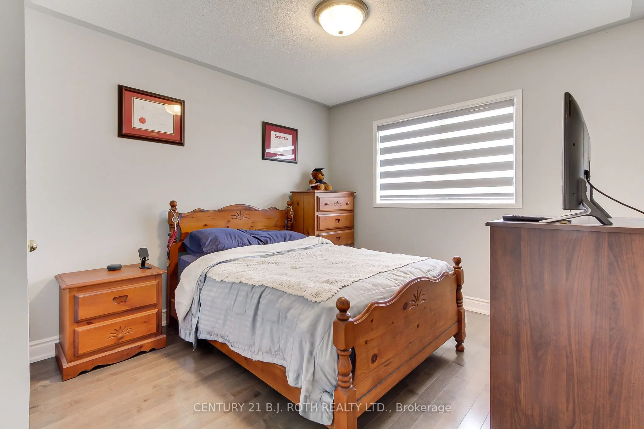 484 Menczel Crescent