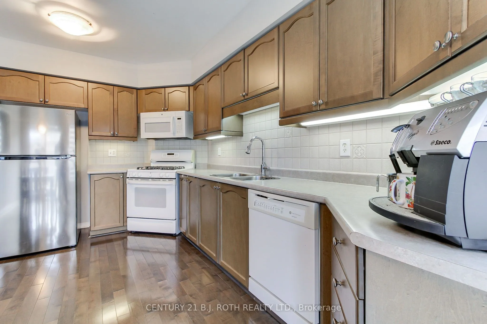 484 Menczel Crescent