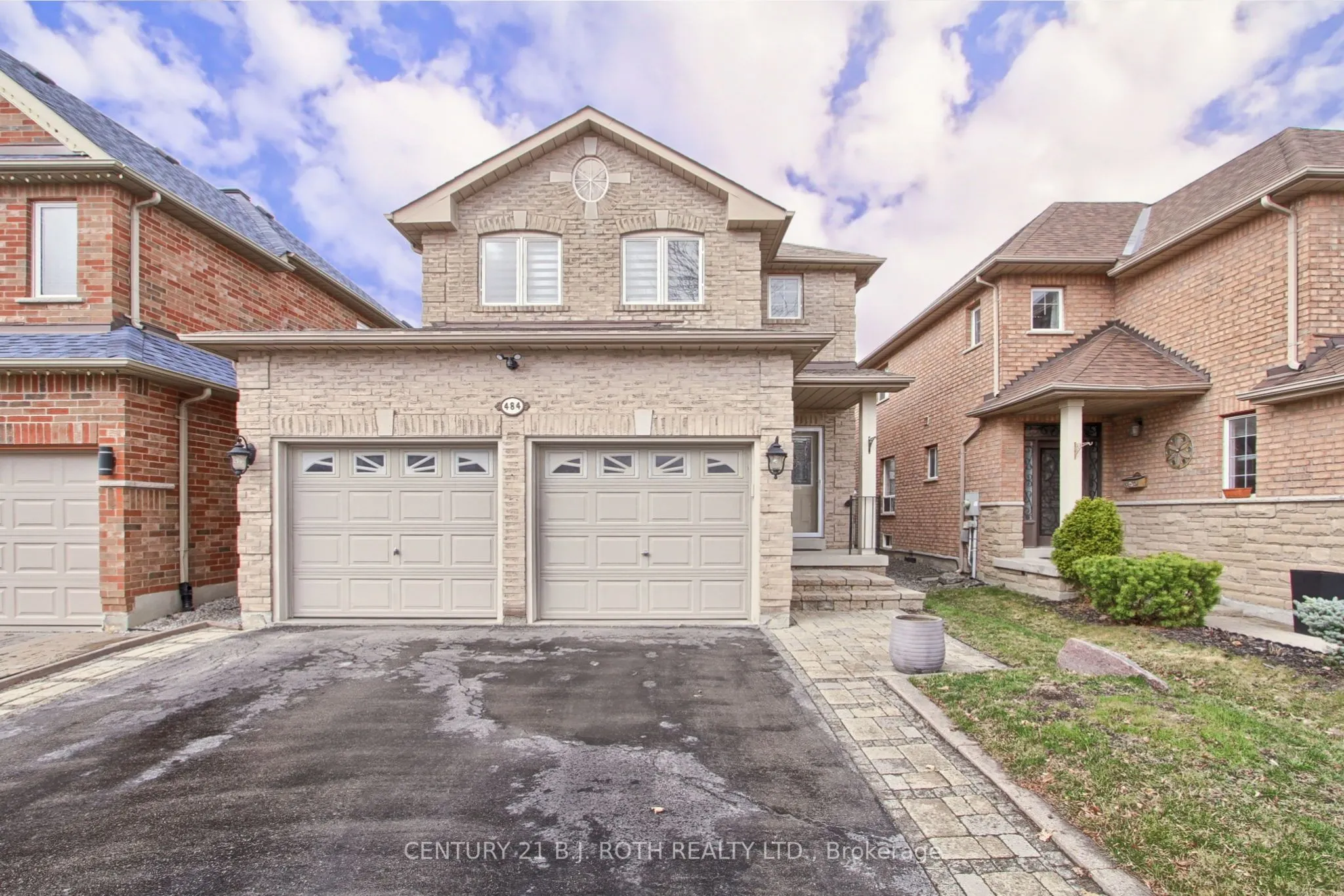 484 Menczel Crescent