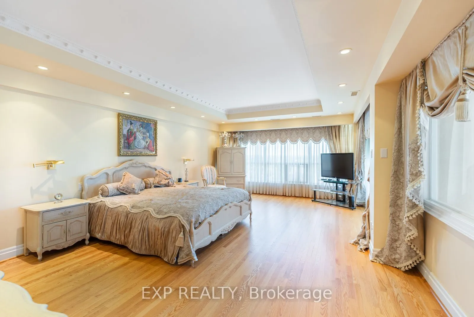 1 Clark Street W, #PH 4
