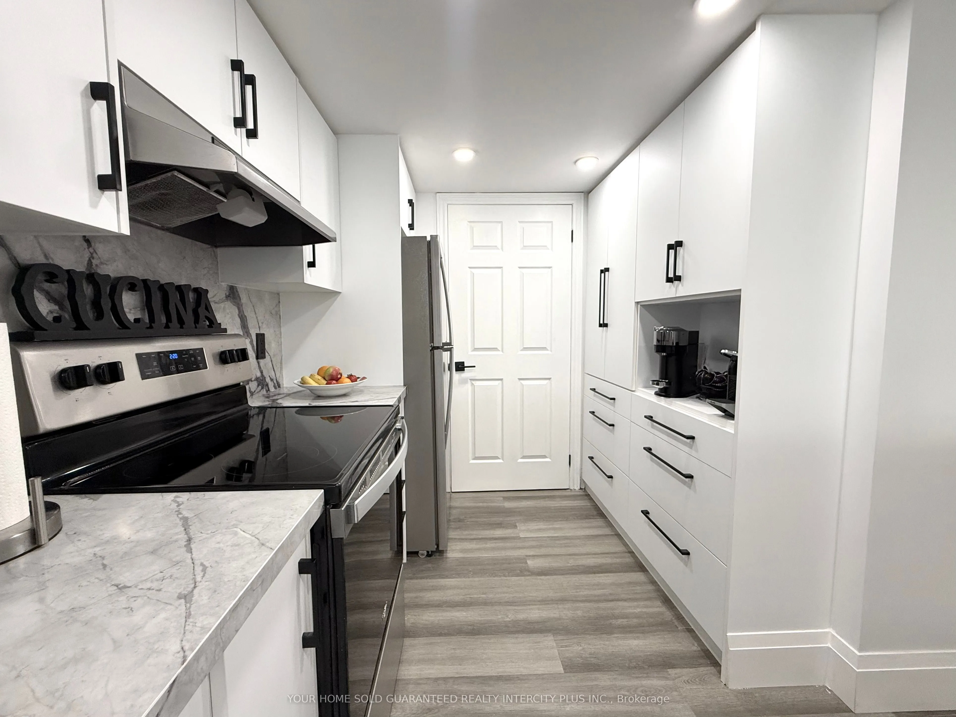 121 Woodbridge Avenue, #313