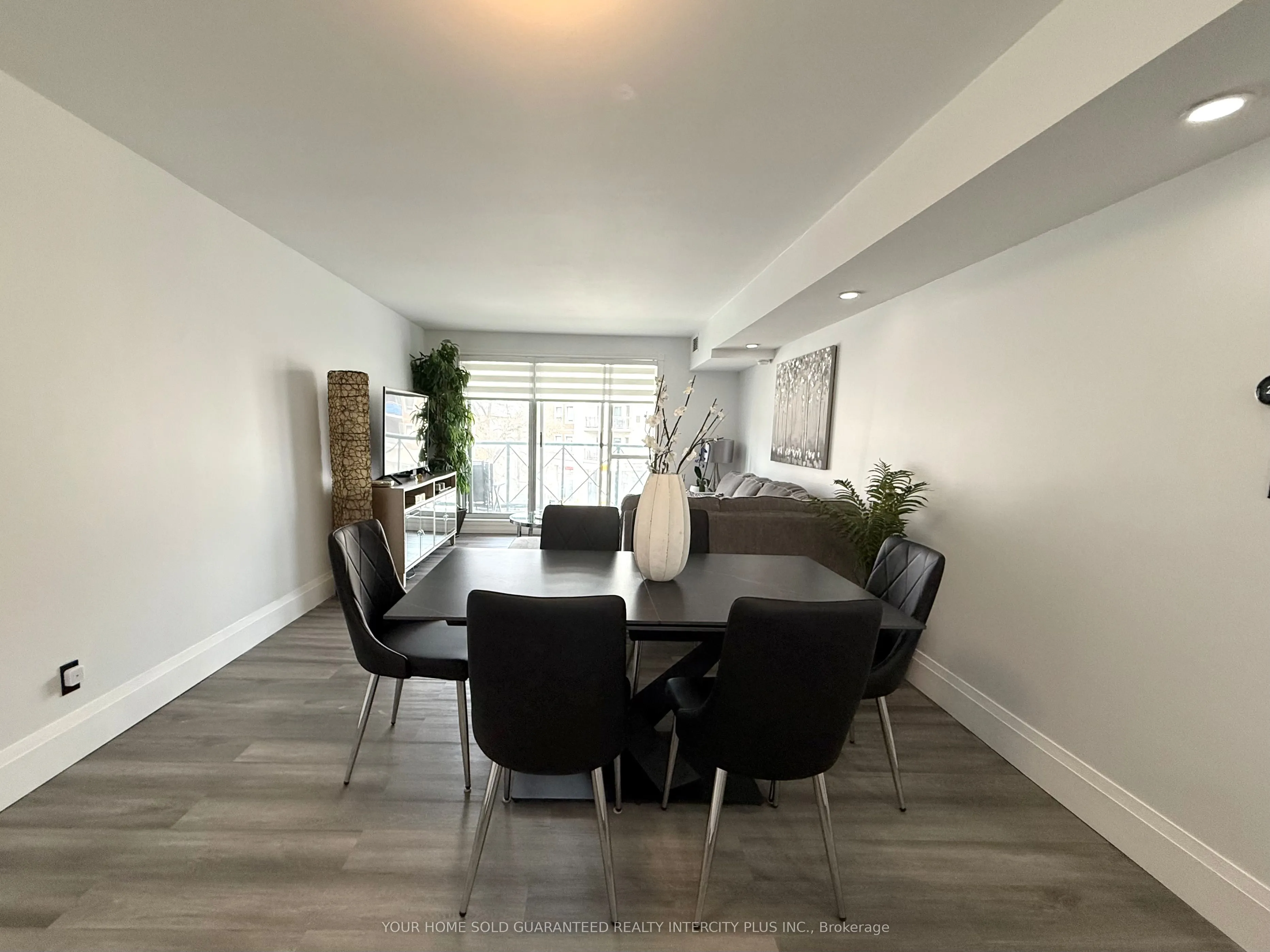 121 Woodbridge Avenue, #313