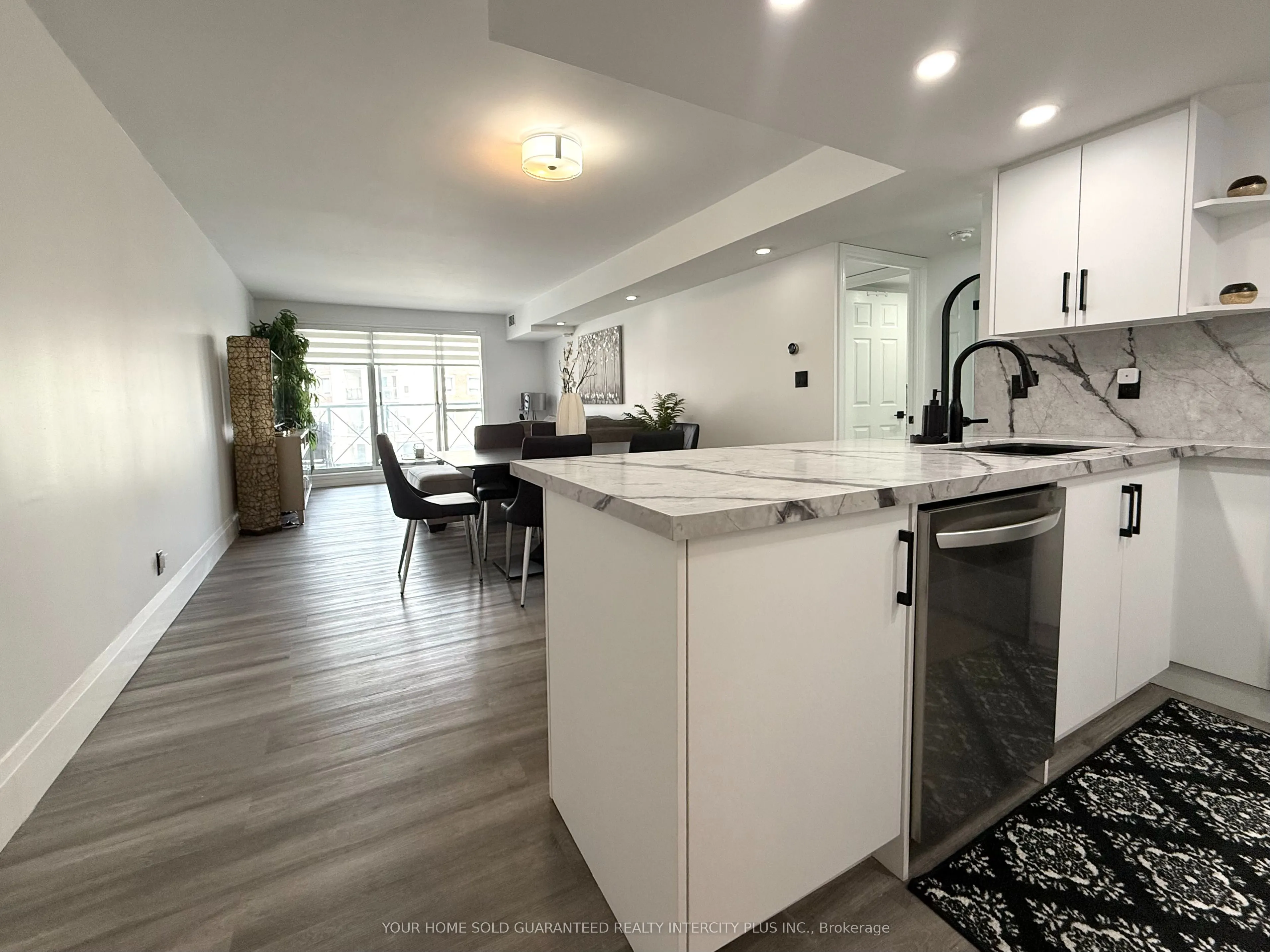 121 Woodbridge Avenue, #313
