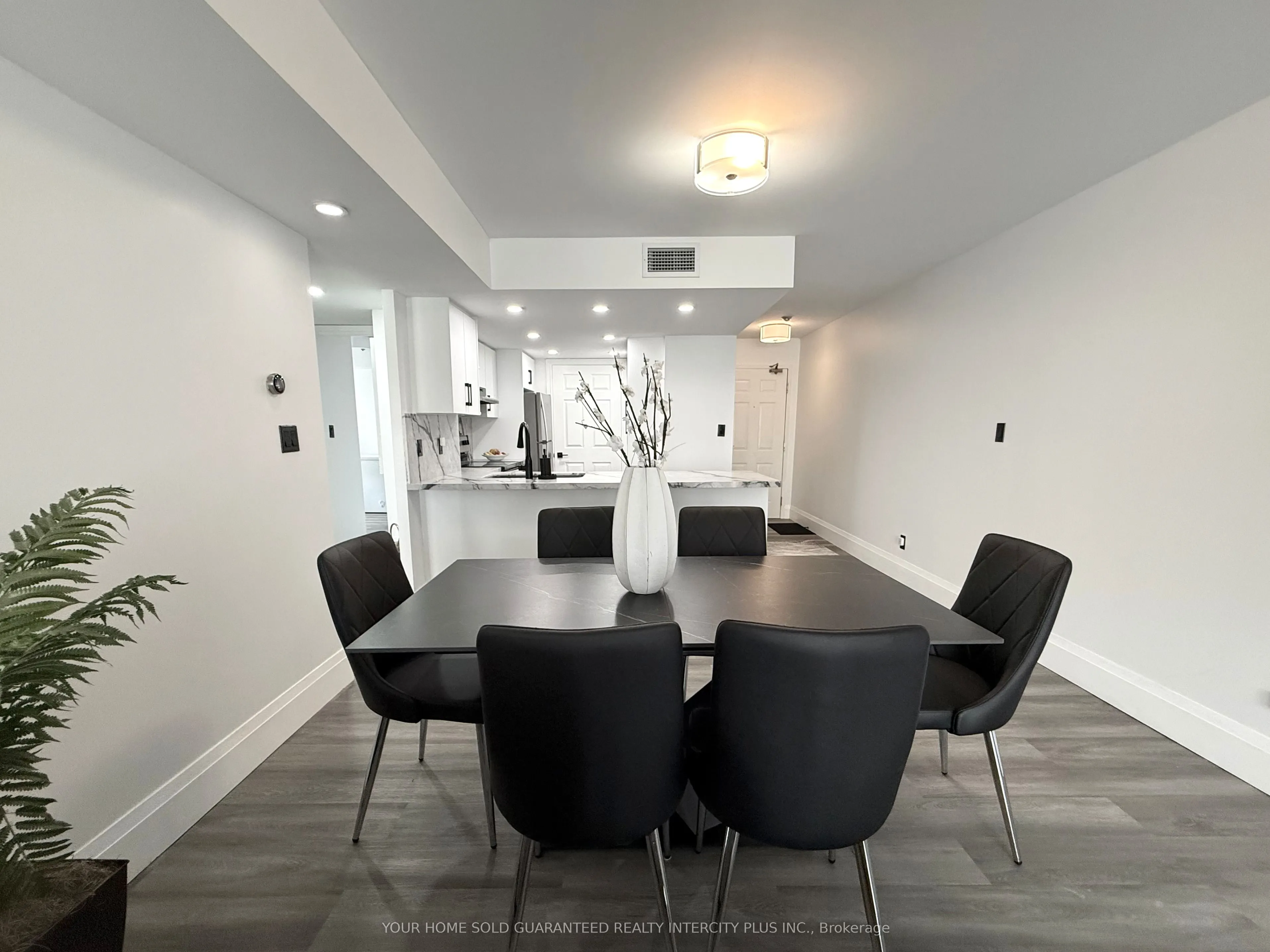 121 Woodbridge Avenue, #313